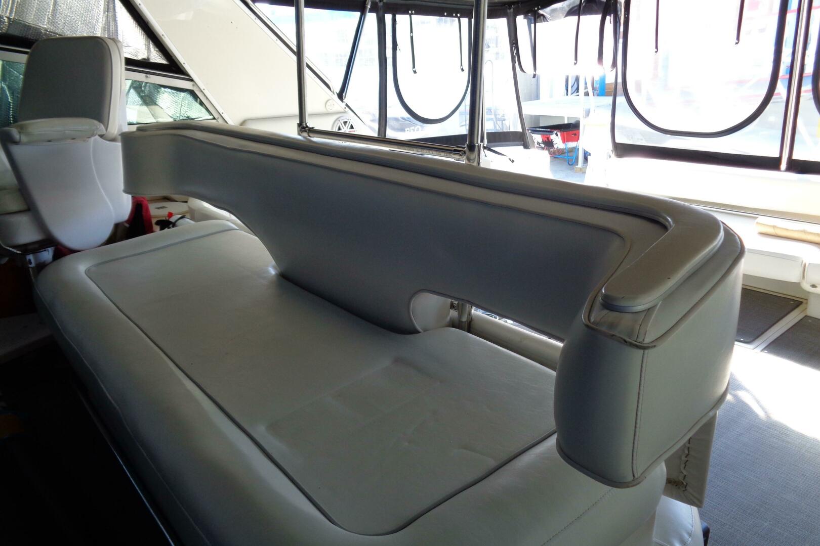 1991 Sea Ray 480 Sundancer - Image 31