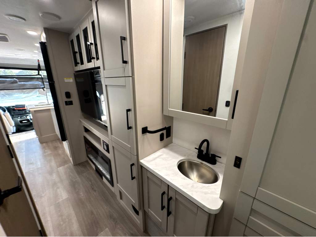 2027 ENTEGRA COACH ODYSSEY 30Z - Image 19