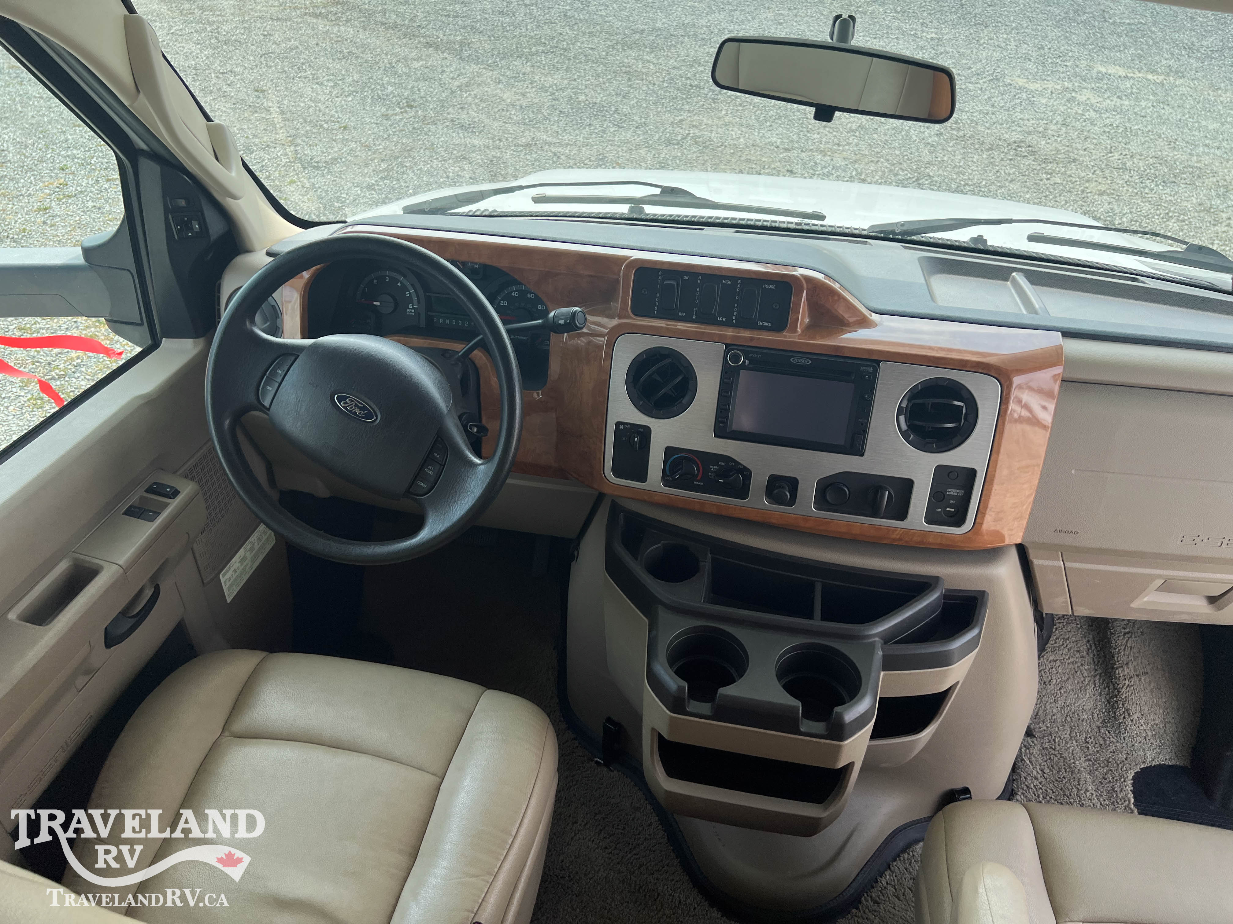 2010 Winnebago Access 24V - Image 10