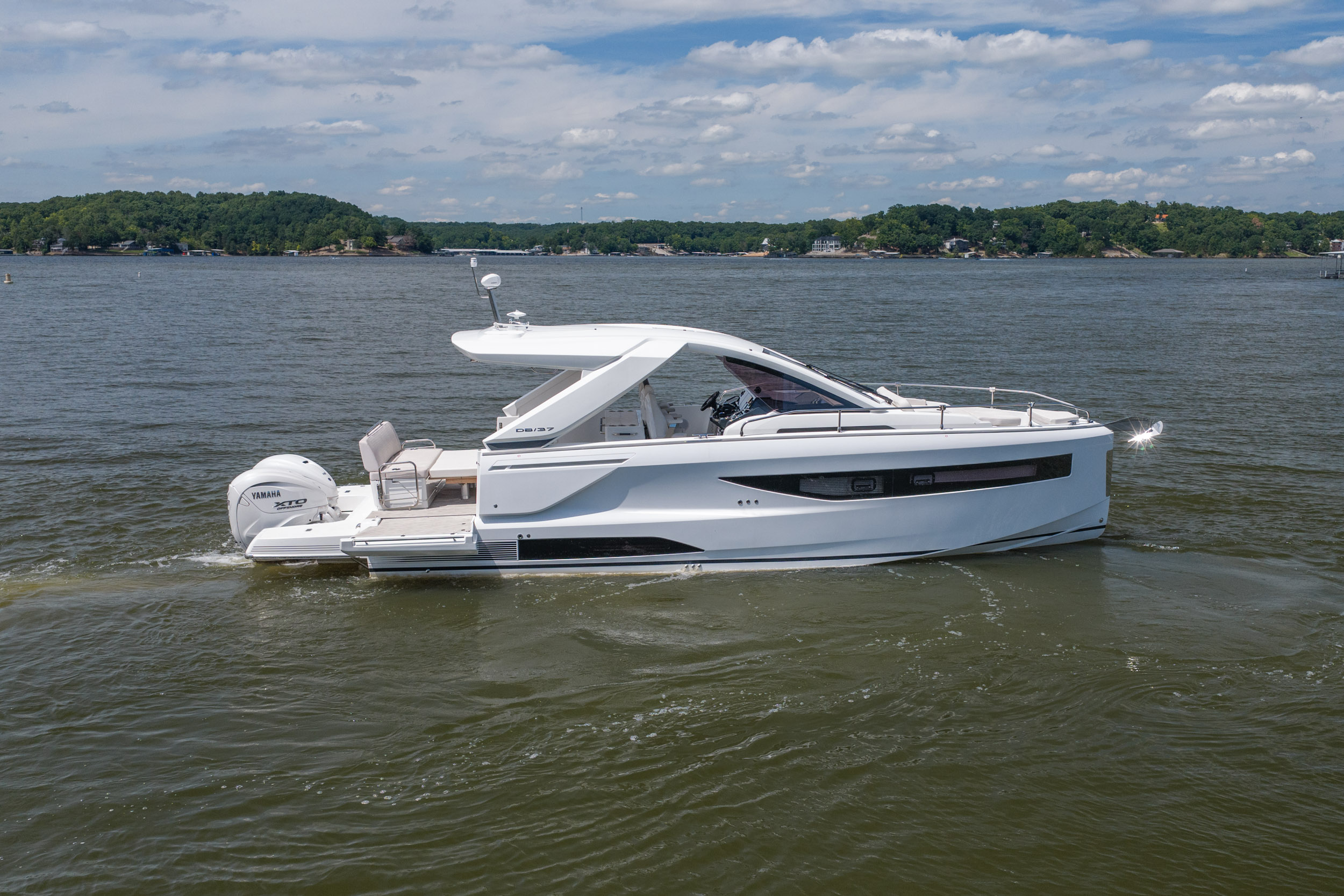 2024 Jeanneau DB37 OB - Image 1