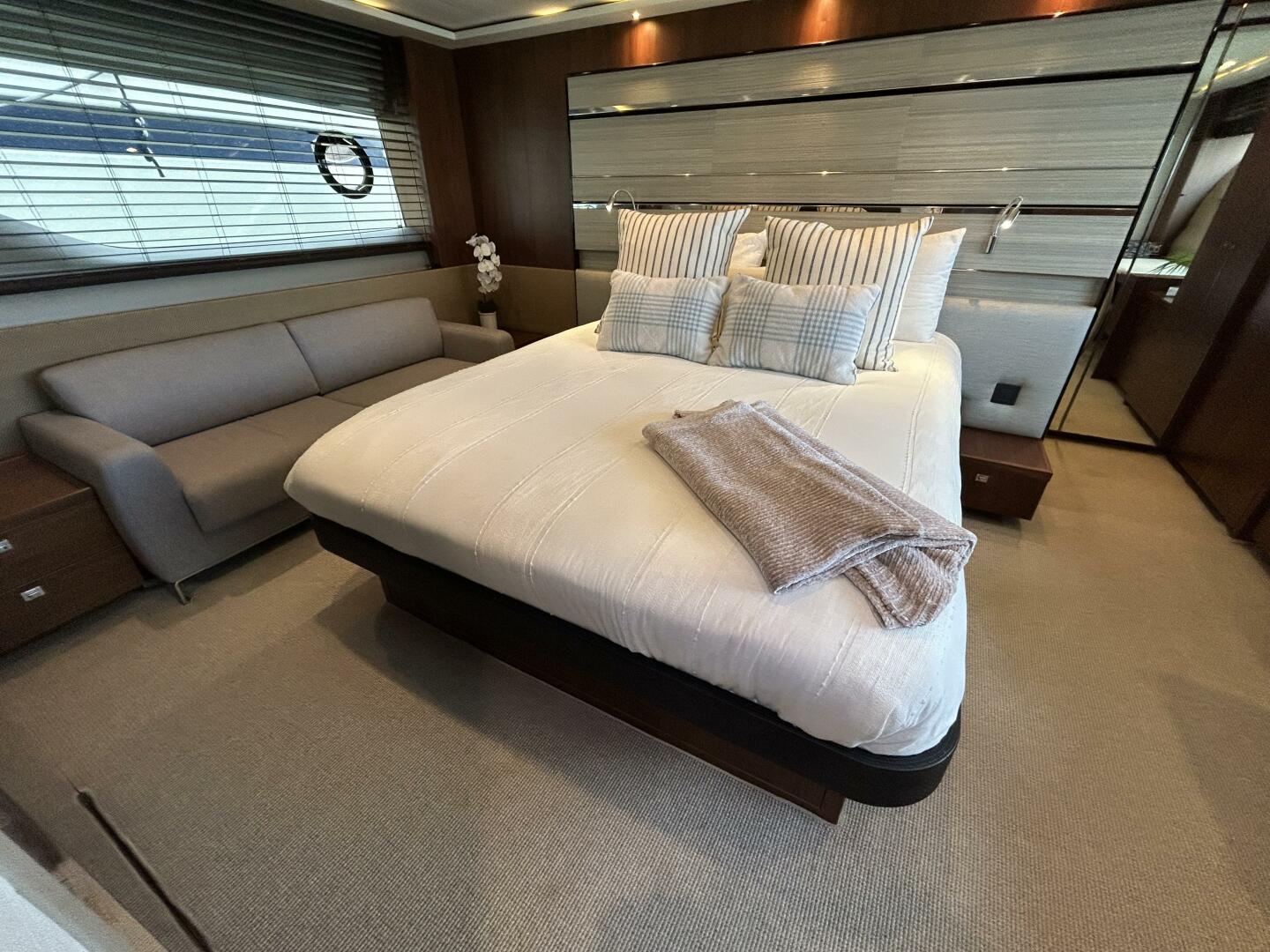 2014 Princess S72 - Image 20