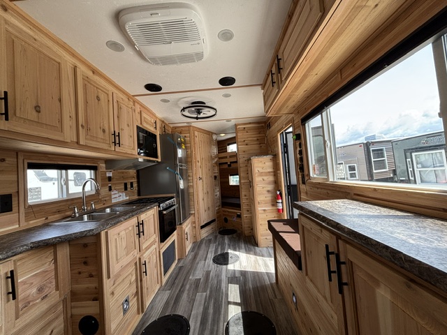 2027 ICE CASTLE RV EXTREME III 8X21 - Image 19