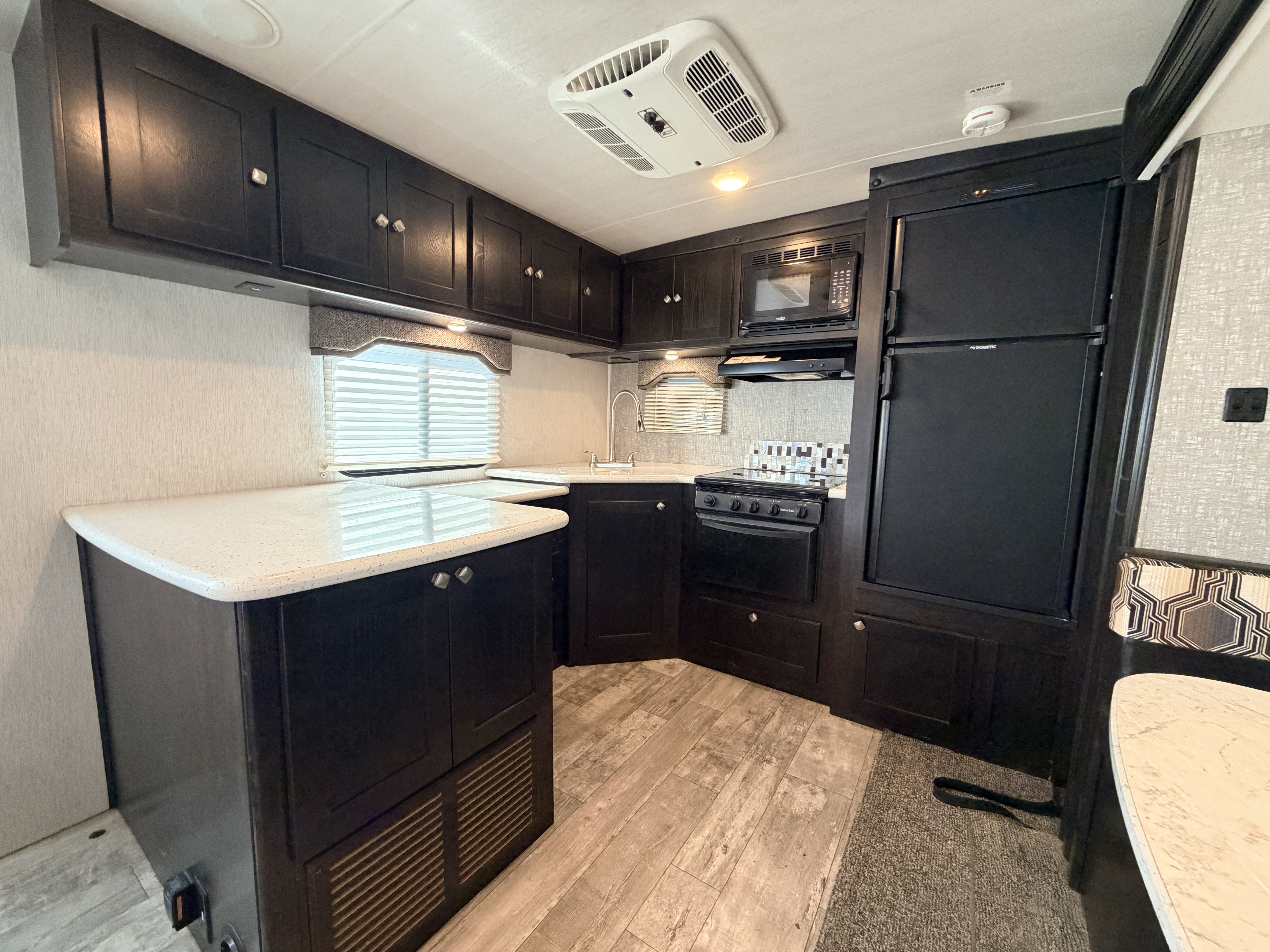 2018 Heartland North Trail NT KING 30RKDD - Image 12