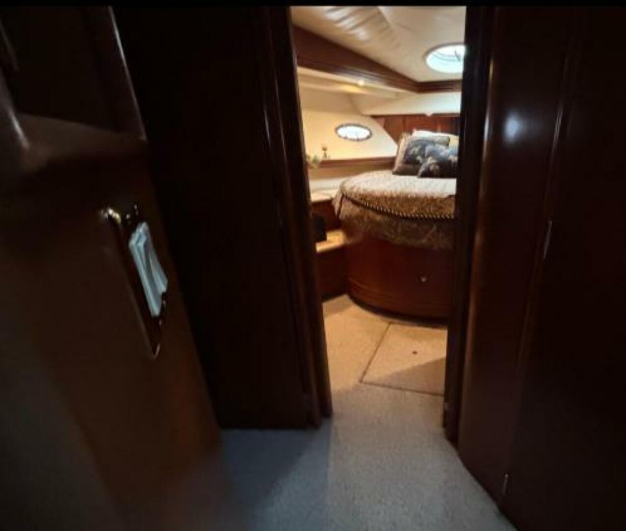1998 Carver 530 Voyager - Image 33