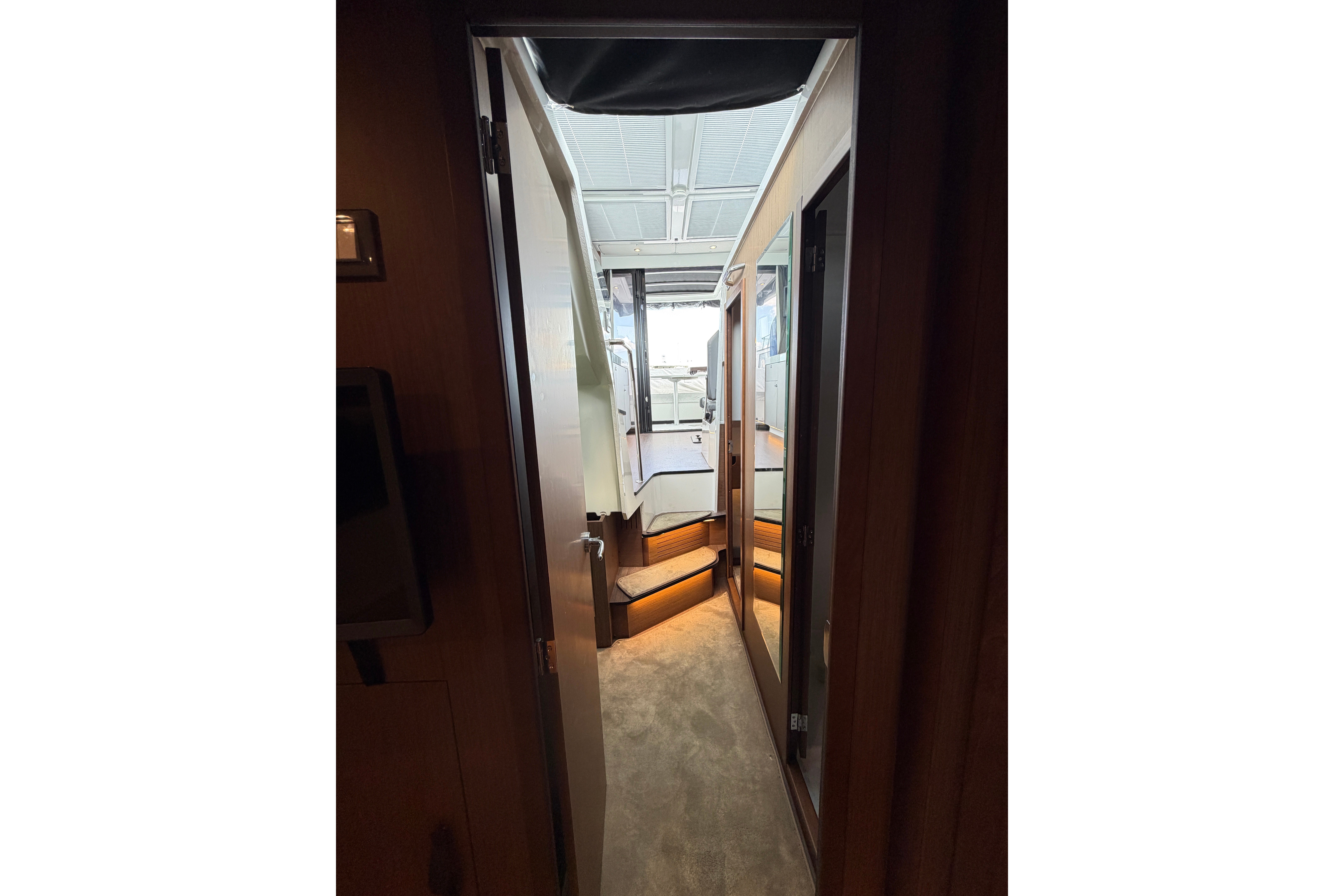 2023 Beneteau Antares 11 OB - Image 57