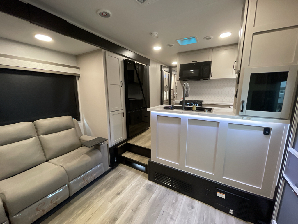 2026 Jayco Seismic 413 - Image 6