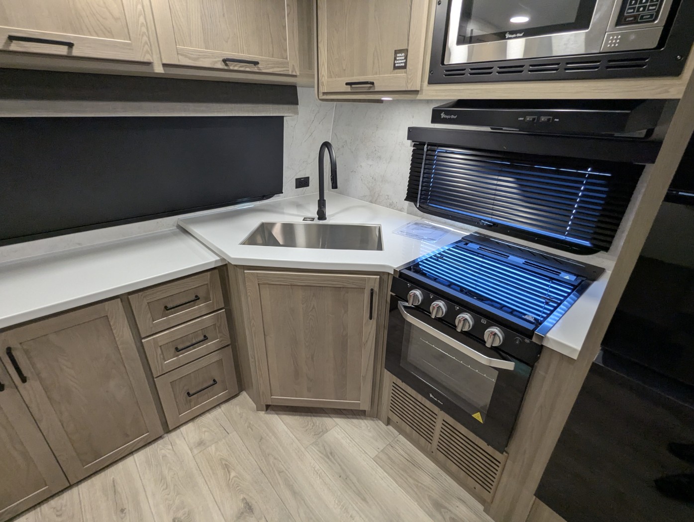 2027 Forest River Rockwood Ultra Lite 2608BS - Image 15