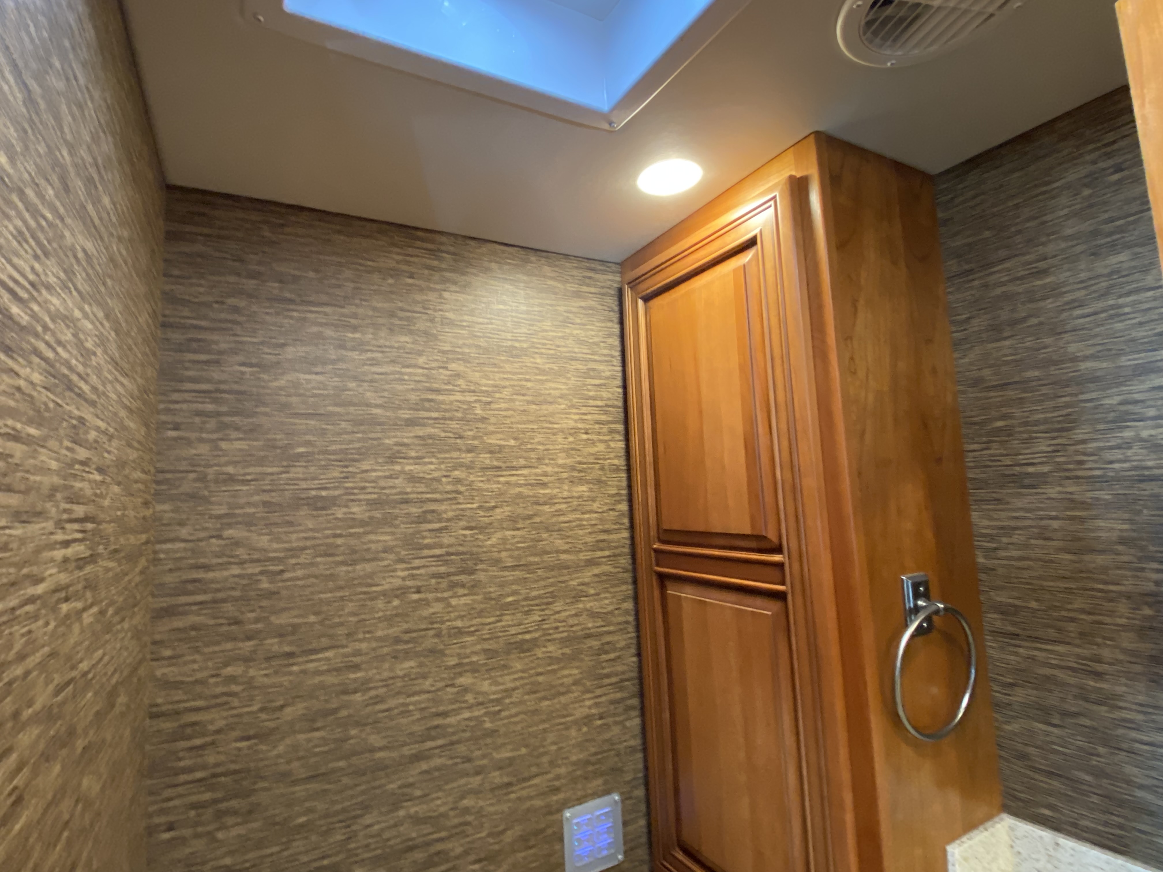 2015 NEWMAR DUTCHSTAR 3736 - Image 24