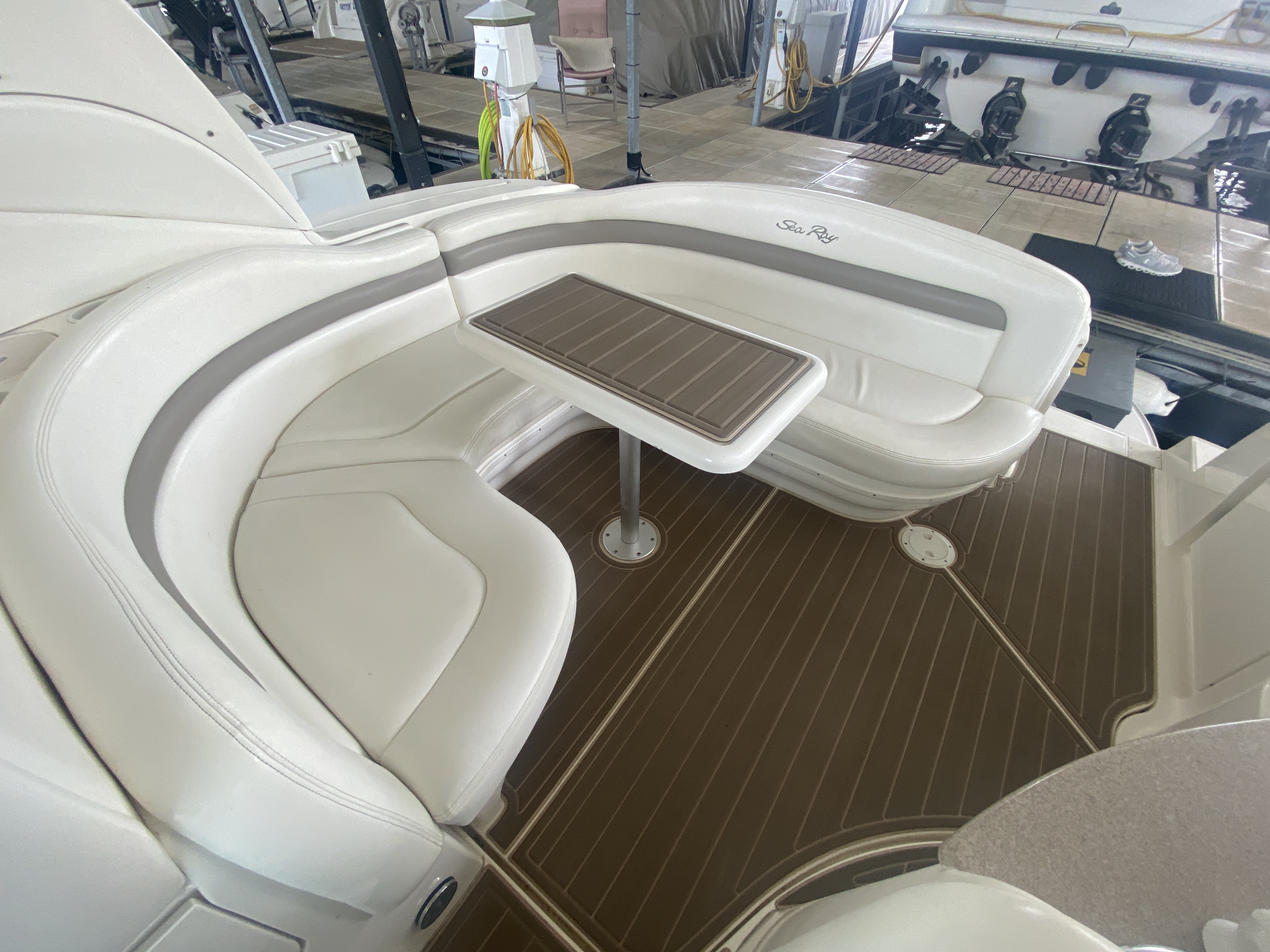 2003 Sea Ray 320 Sundancer - Image 25