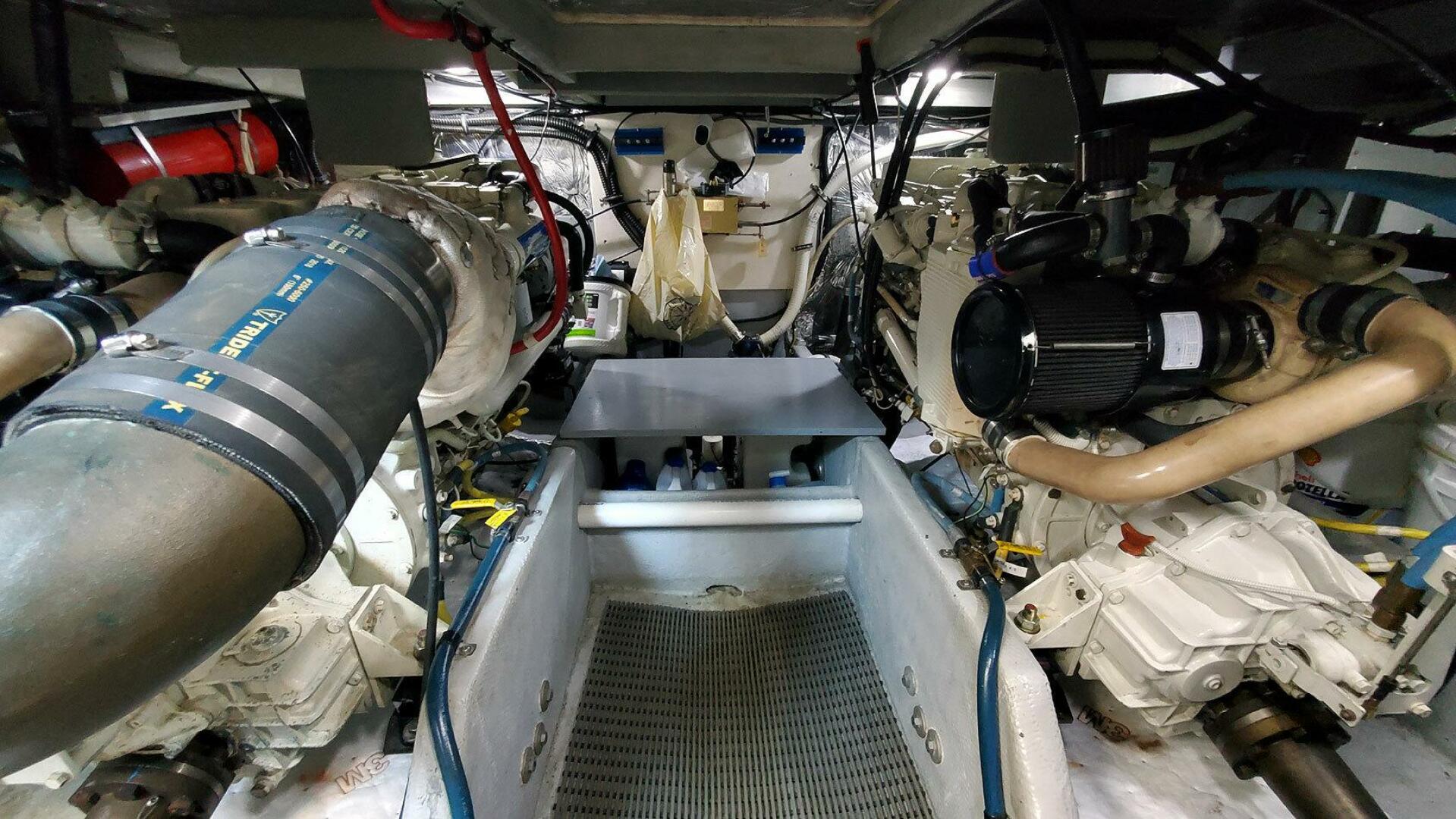 2004 Meridian 411 Sedan Bridge - Image 34