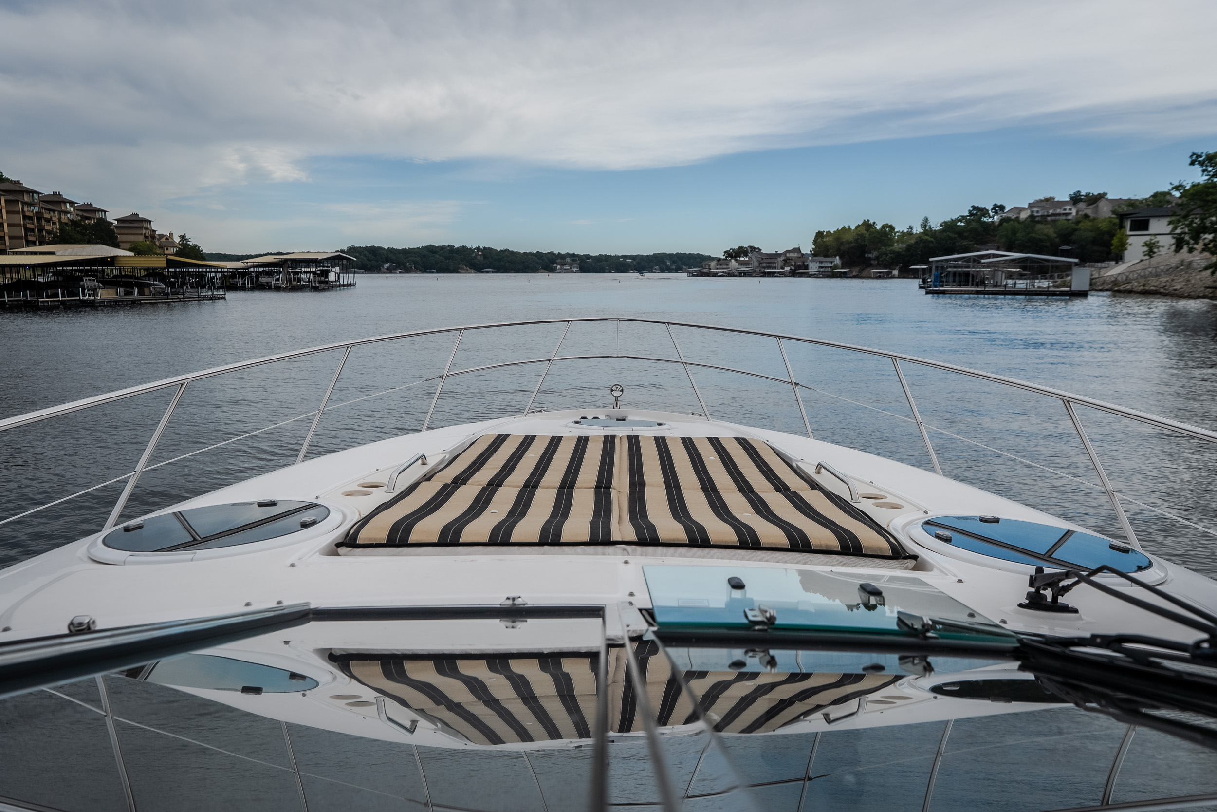 2009 Regal 4460 Express Cruiser - Image 26