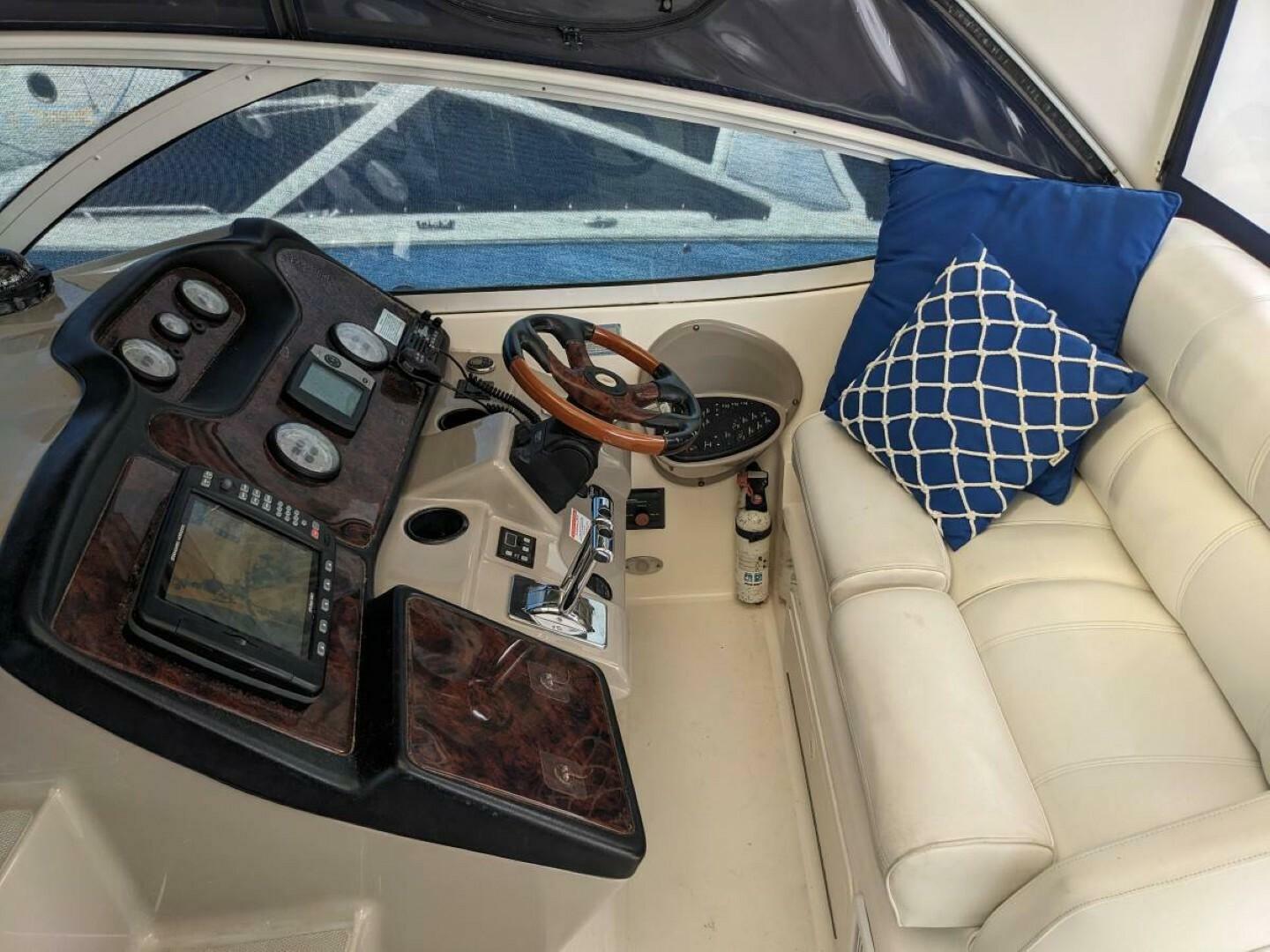 2003 Cruisers Yachts 3970 - Image 4