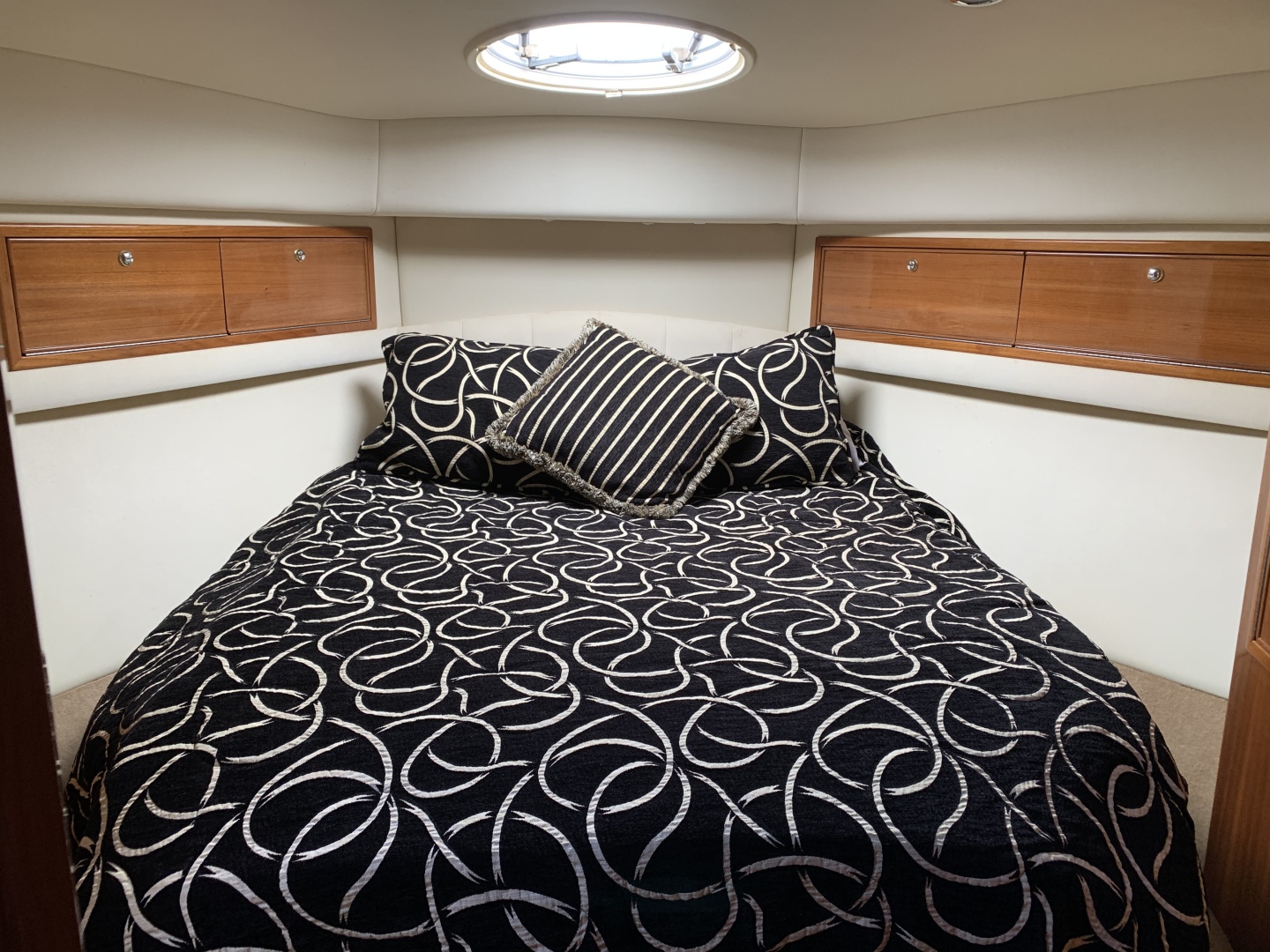 2008 Riviera 42 Flybridge - Image 13
