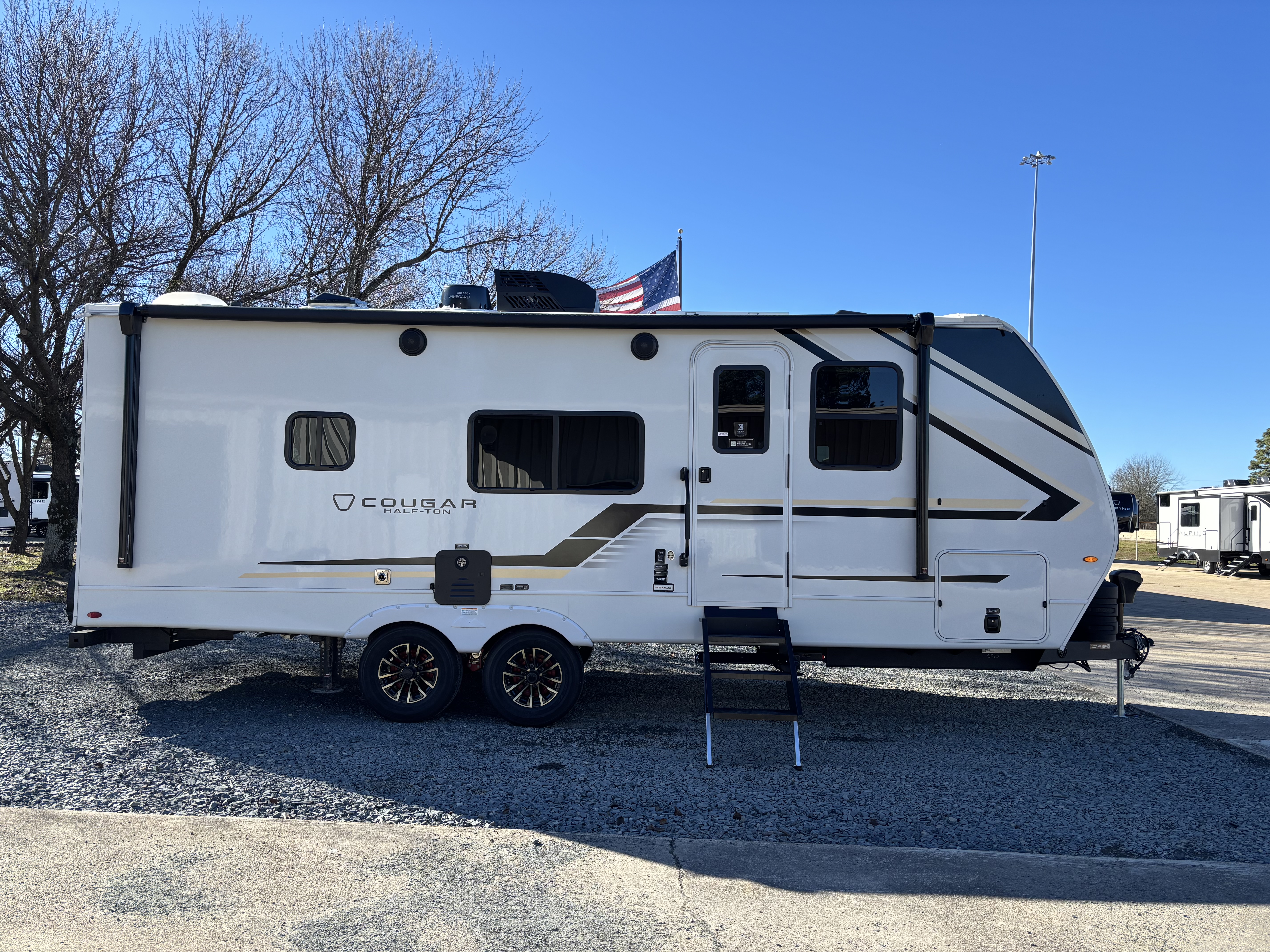 2026 Keystone Cougar Half-Ton 22MLS - Image 2