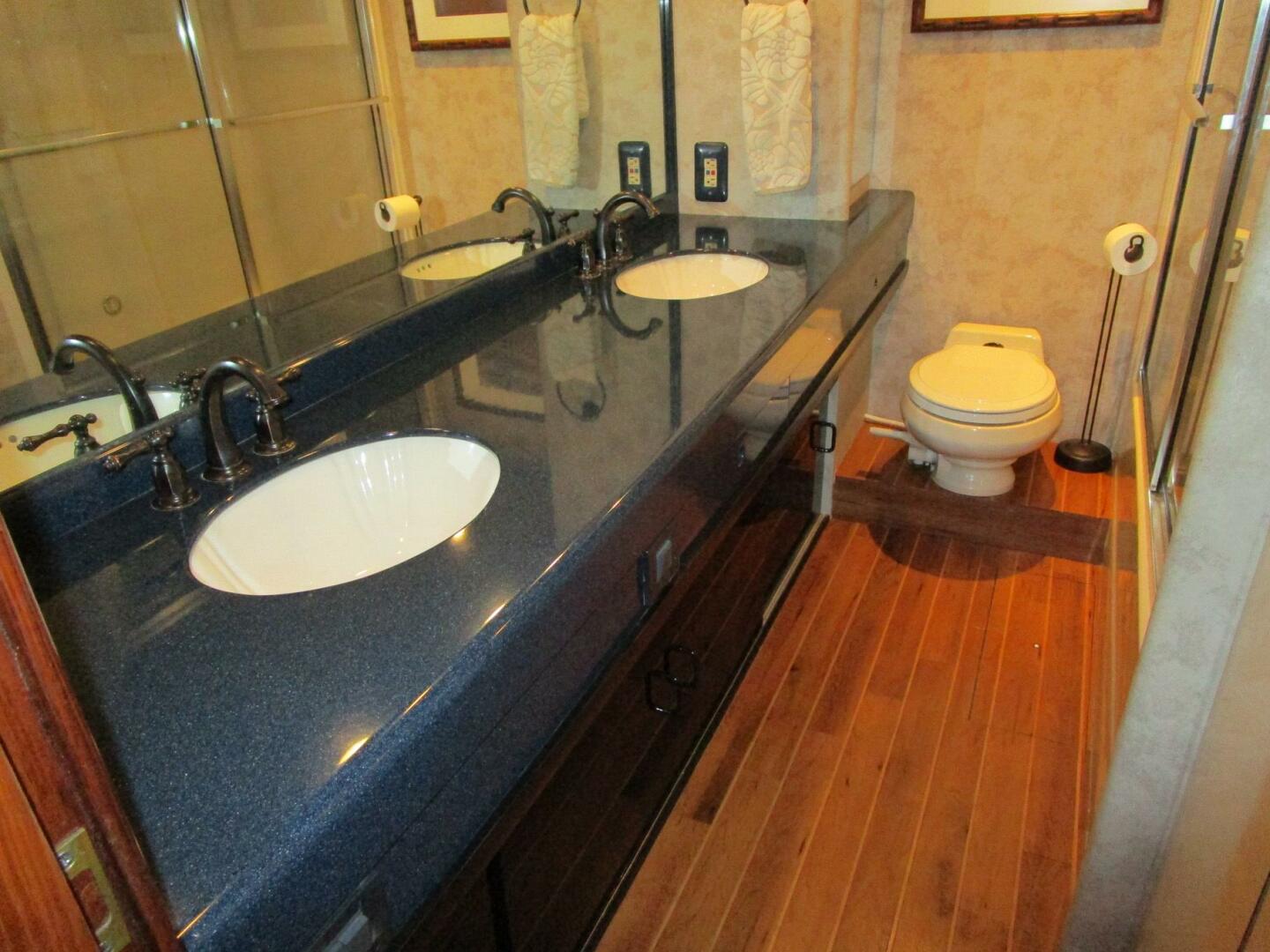1990 Viking Cockpit Motor Yacht - Image 25
