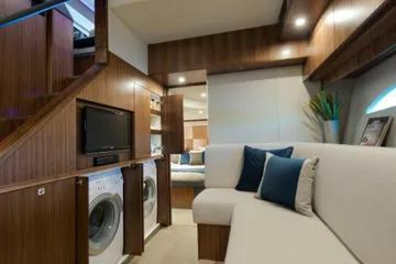 2015 Riviera Riviera 6000 Sport Yacht Base - Image 24
