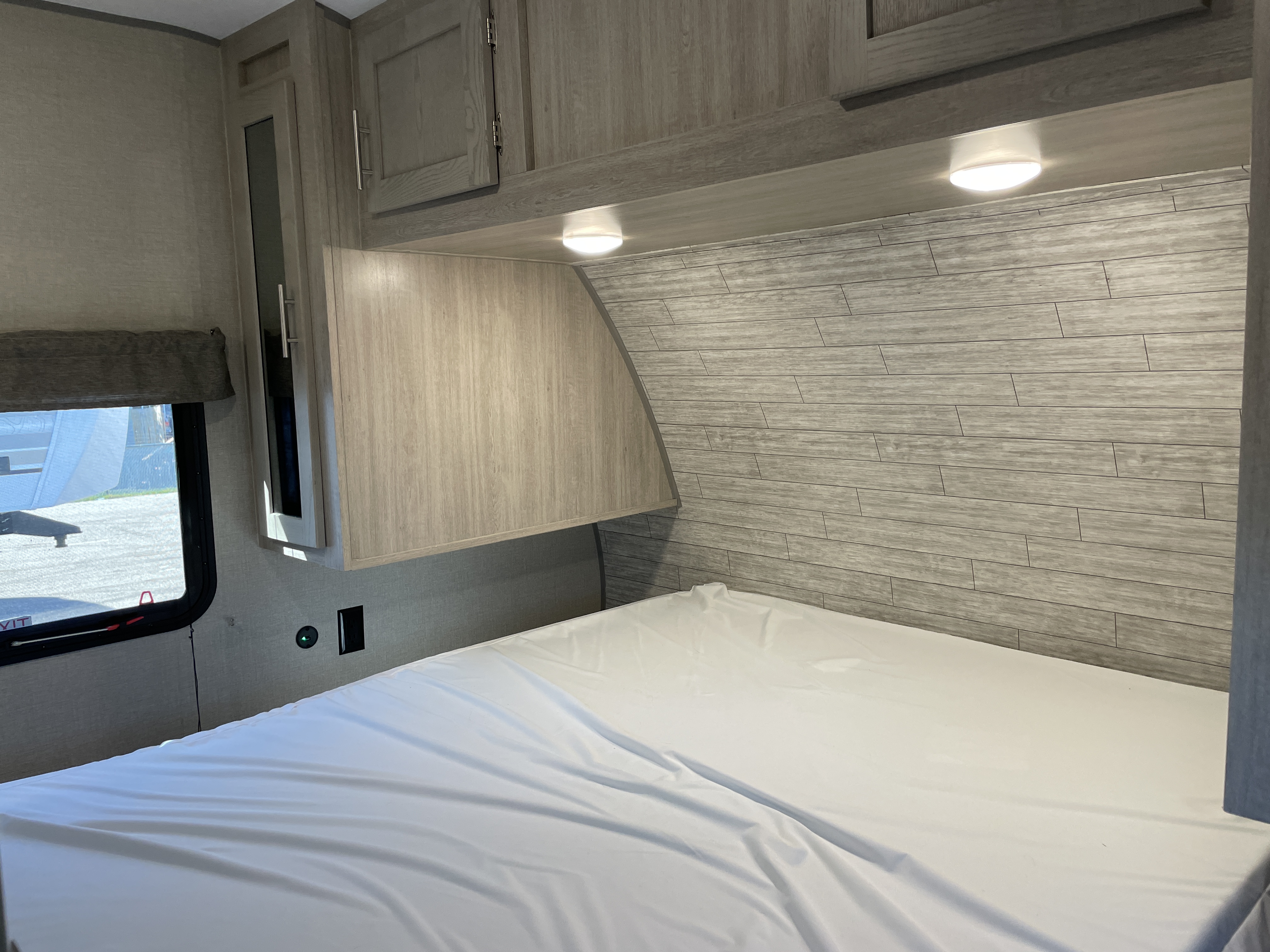 2023 Coachmen Catalina Trail Blazer 29THS - Image 21