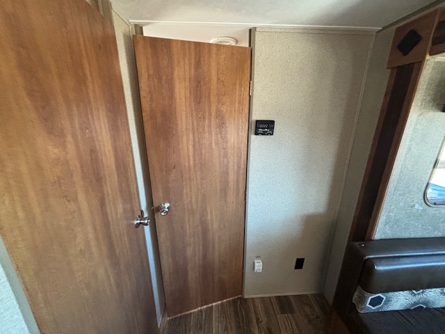 2018 SPRINGDALE SUMMERLAND 2960BH - Image 24