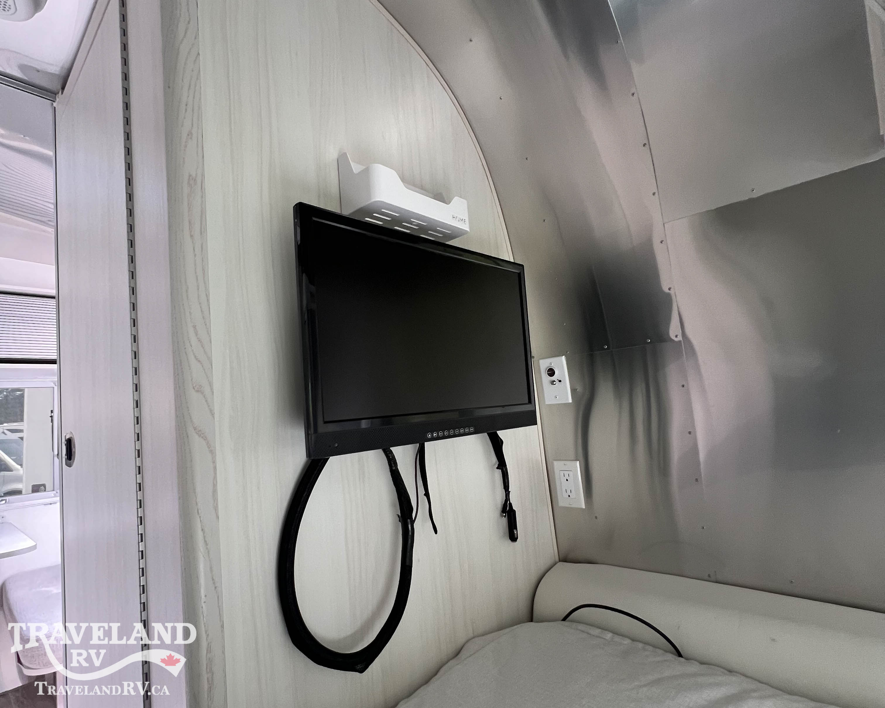 2023 Airstream Bambi 16RB - Image 15