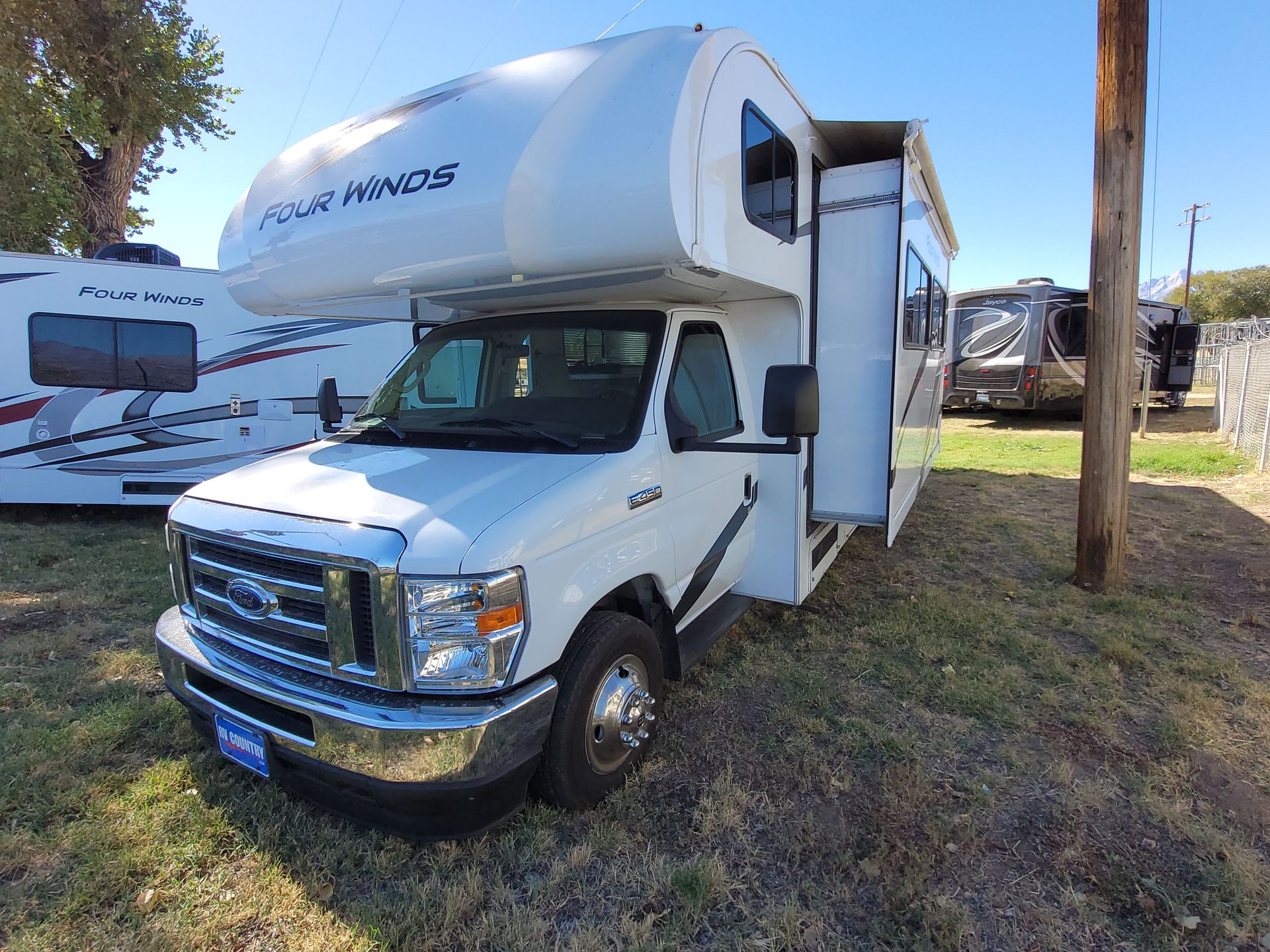2025 Thor Motor Coach Four Winds 31MV - Image 3