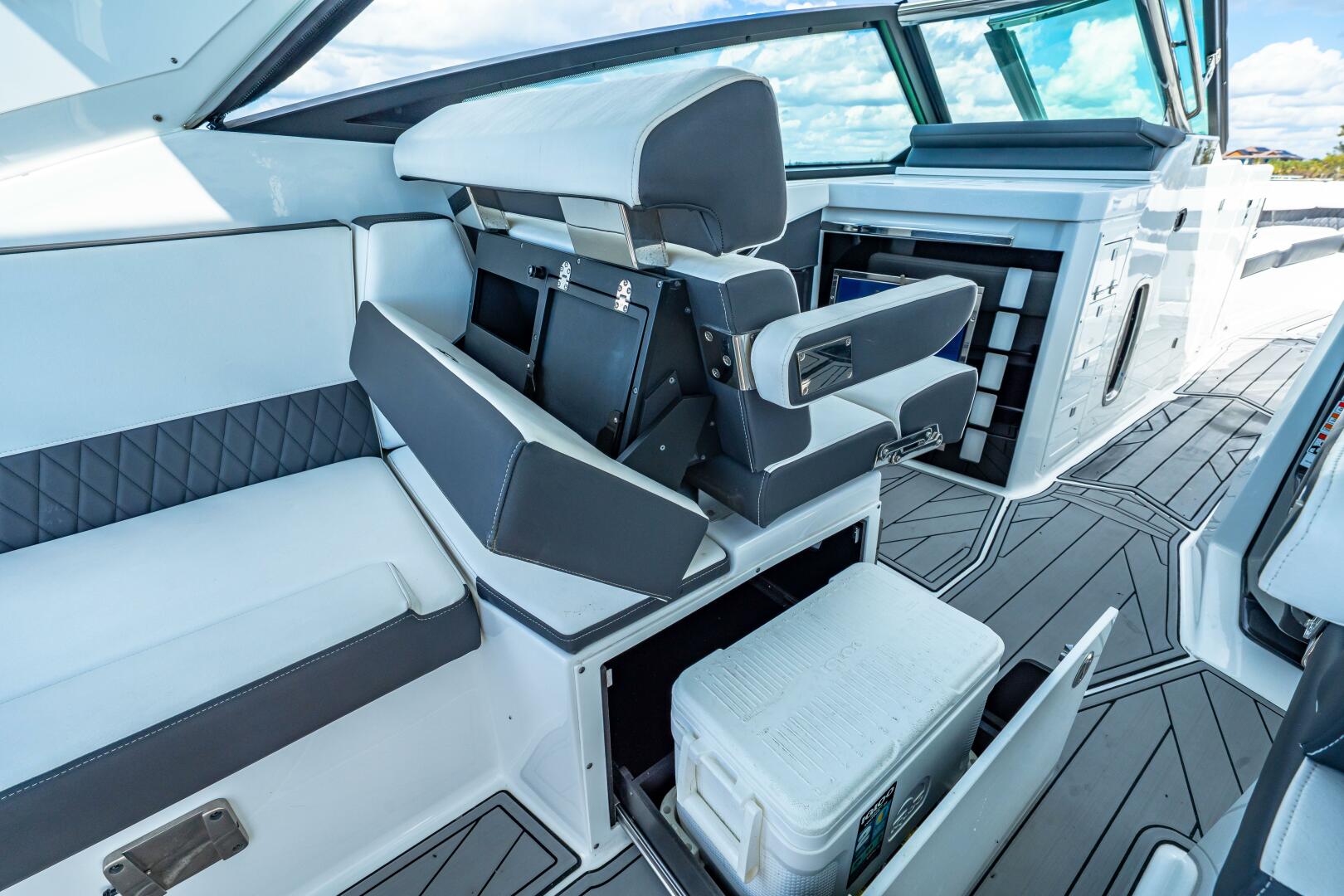 2023 Monterey 385SS - Image 19