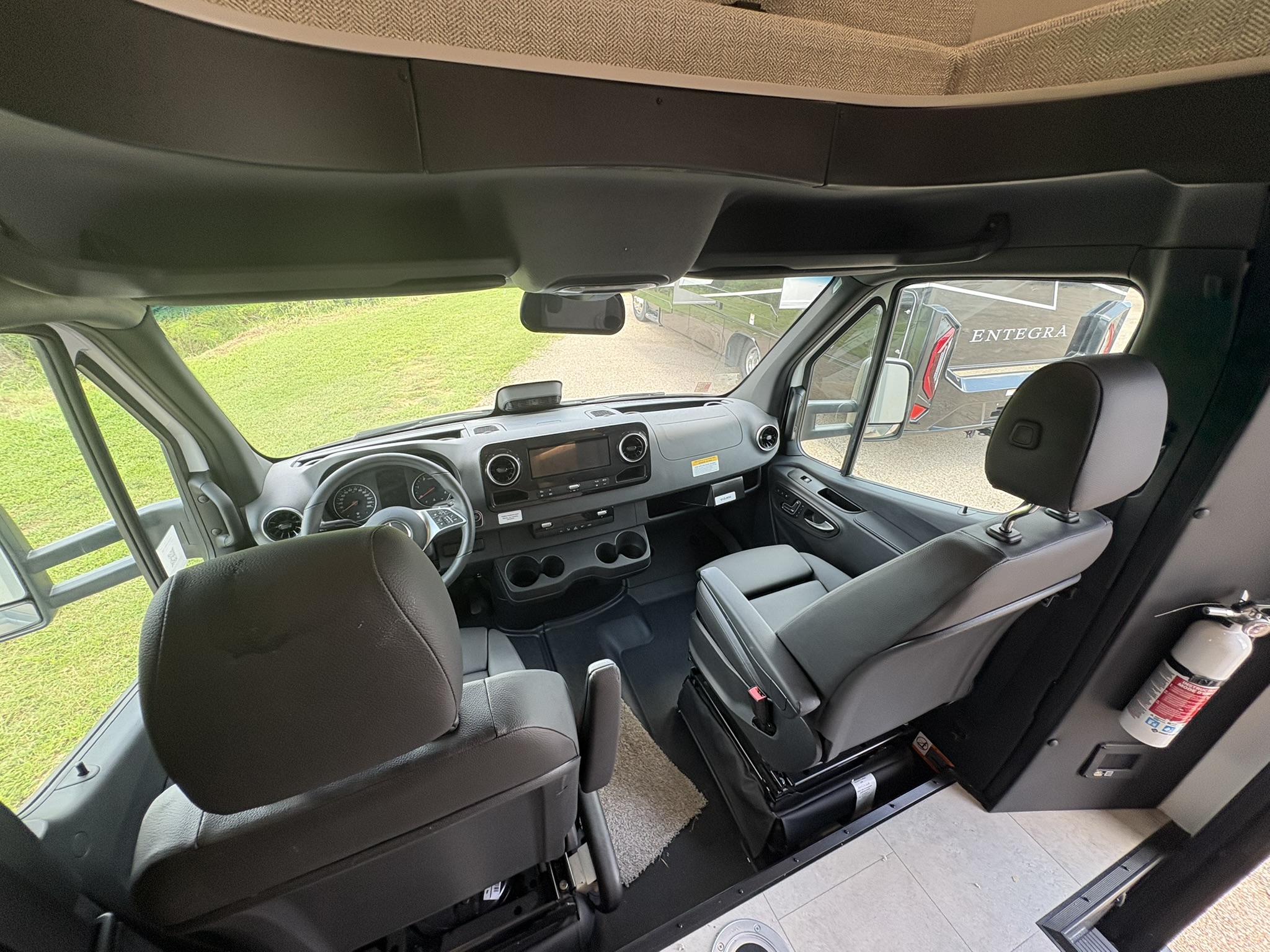 2027 JAYCO MELBOURNE PRESTIGE 25LP - Image 18