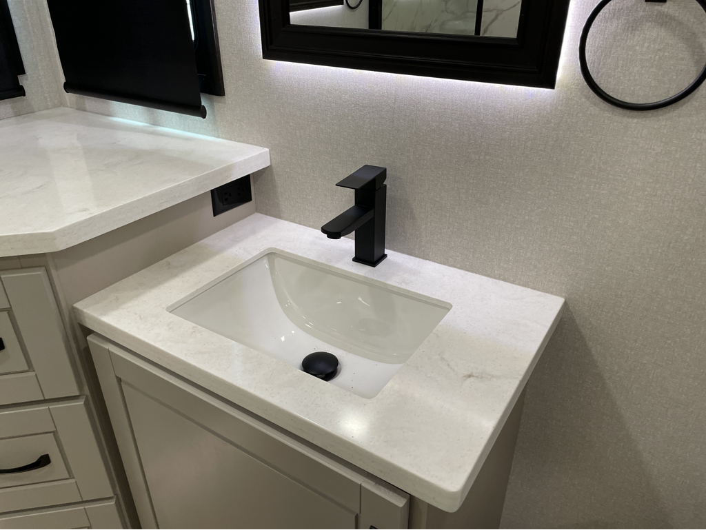 2026 Jayco North Point 382FLRB - Image 25