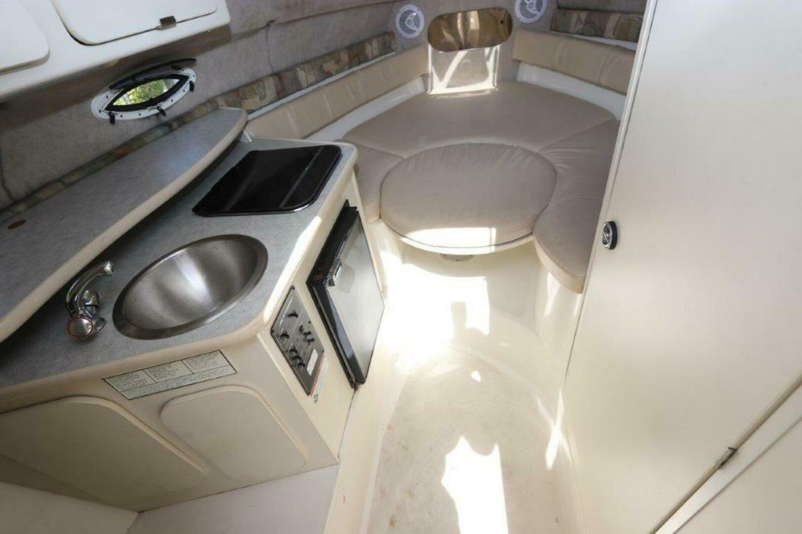 2006 Stingray 240 CS Base - Image 14