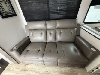 2027 VENTURE RV SIENNA 271VBH - Image 8