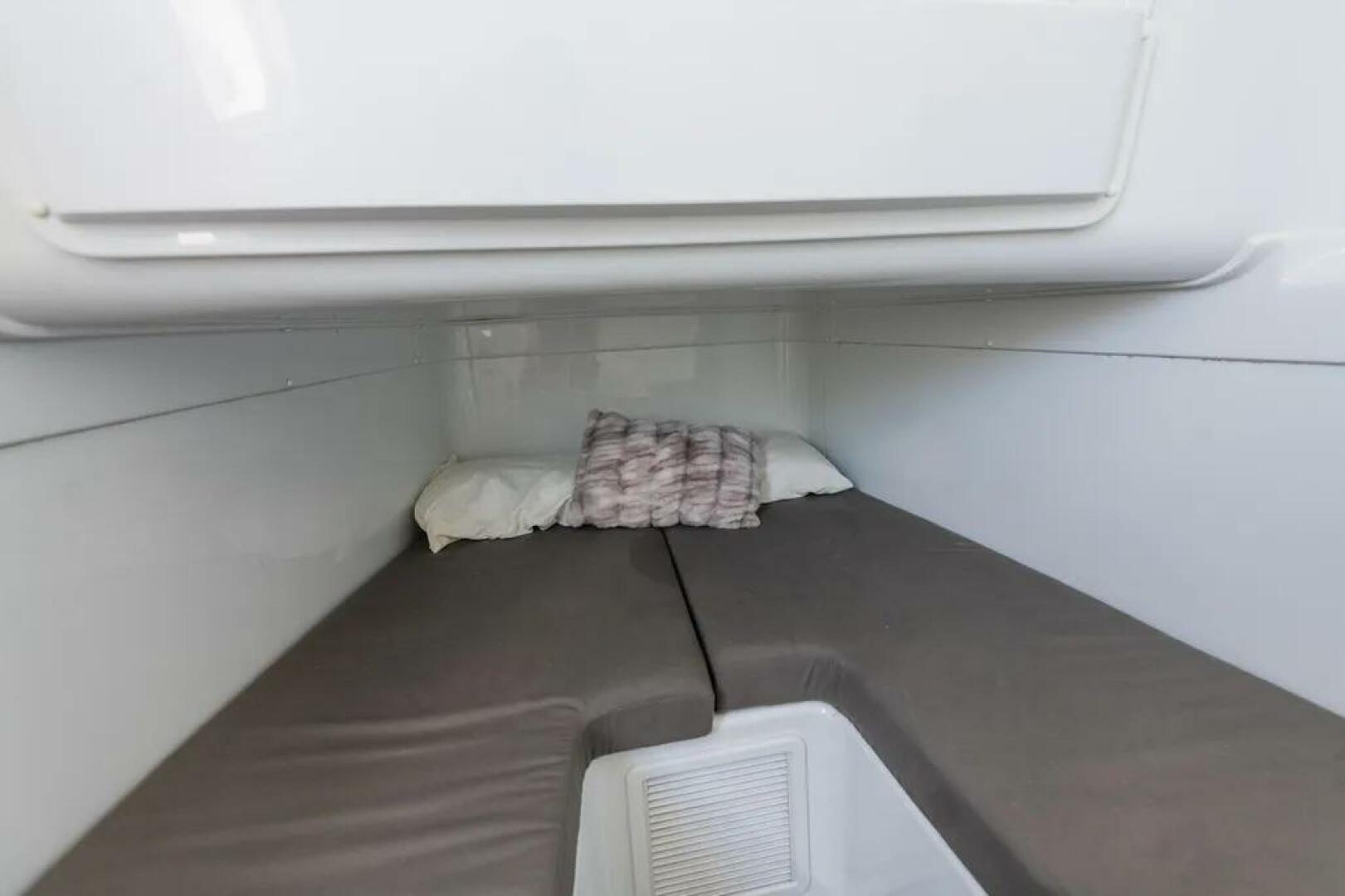 2019 Yellowfin 42 Center Console - Image 16