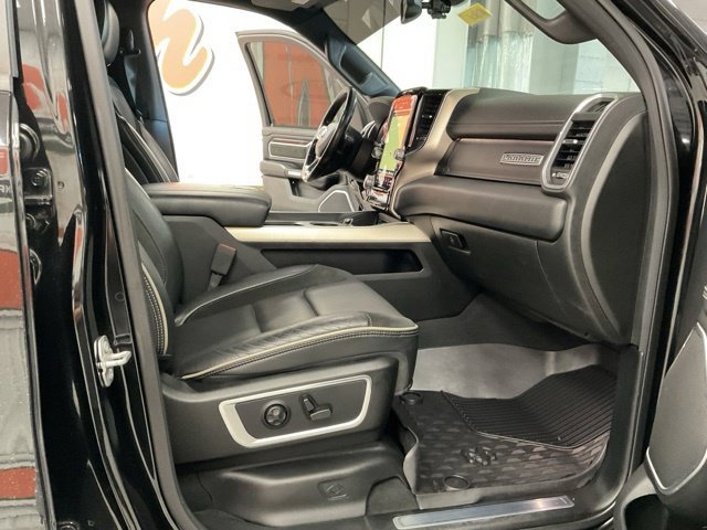 2019 Ram 1500 Pickup-V8 Crew Cab Laramie 4WD - Image 28