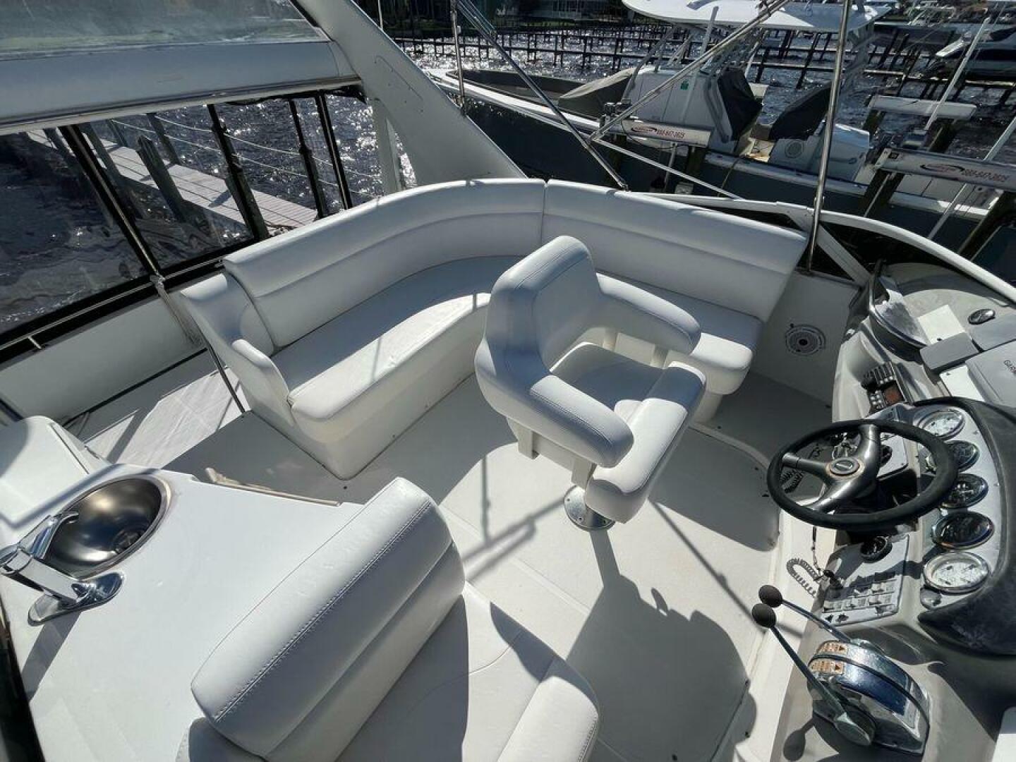 2000 Carver 396 Motor Yacht - Image 5