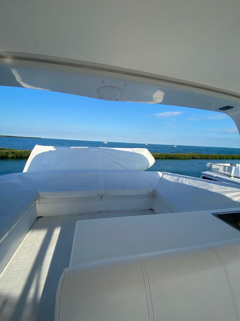 1994 Hatteras 70 Cockpit Motor Yacht - Image 10