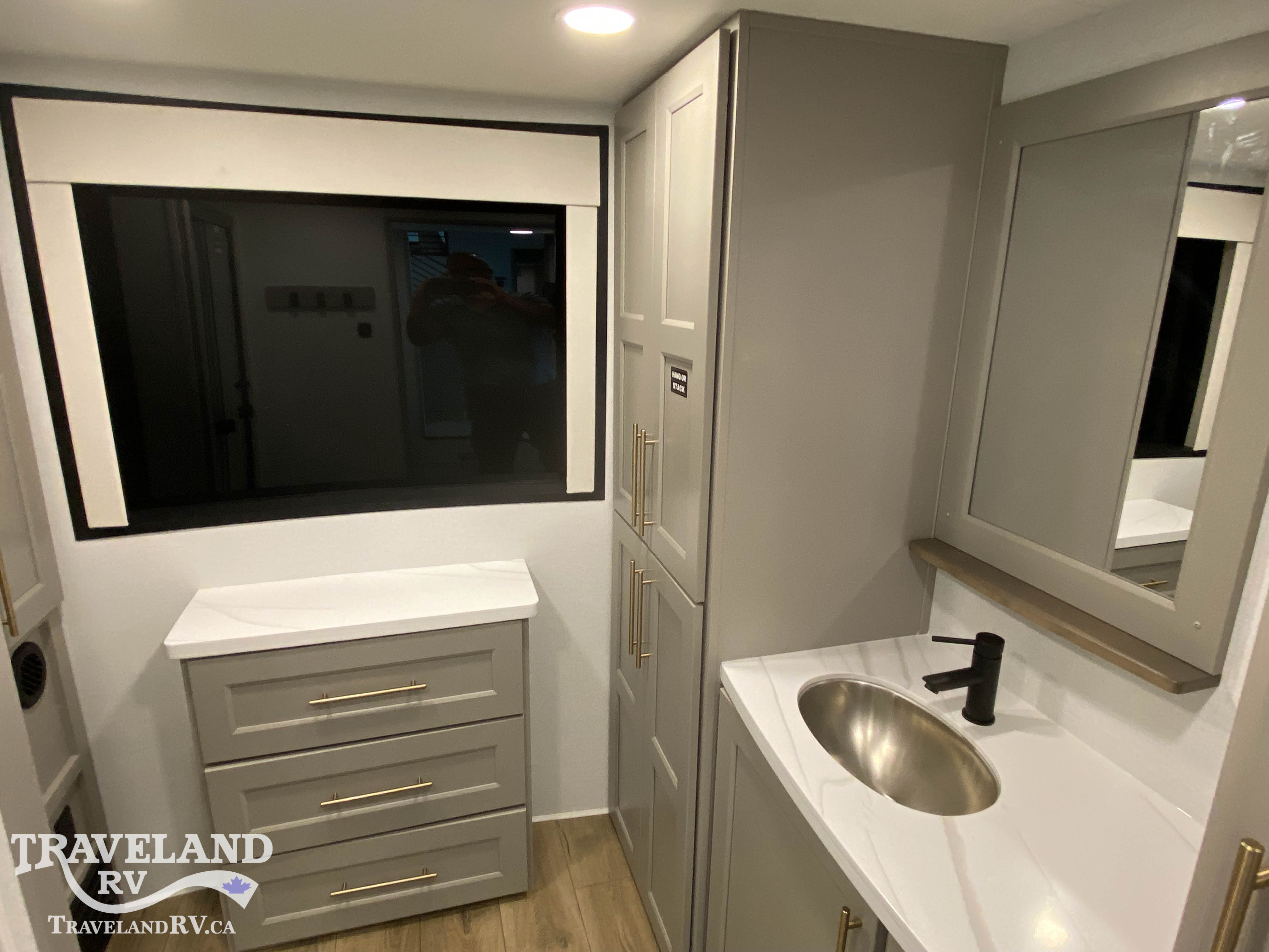 2026 Alliance RV Benchmark 44LFT - Image 25