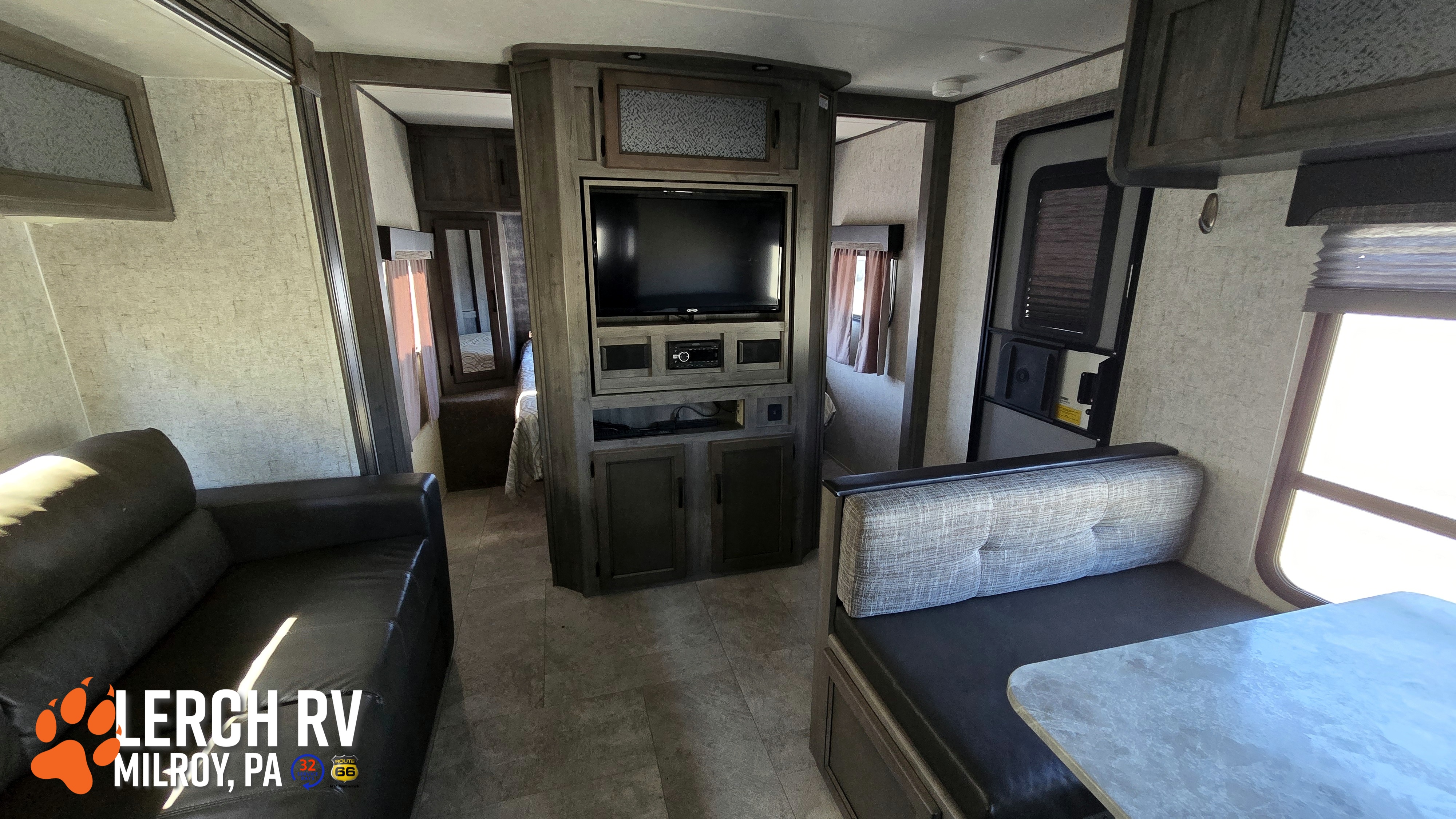 2019 FOREST RIVER APEX 300BHS - Image 36