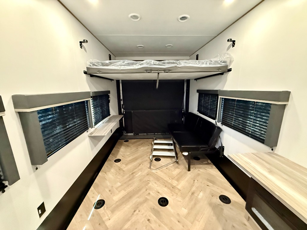 2026 Carbon 321LT - Image 14