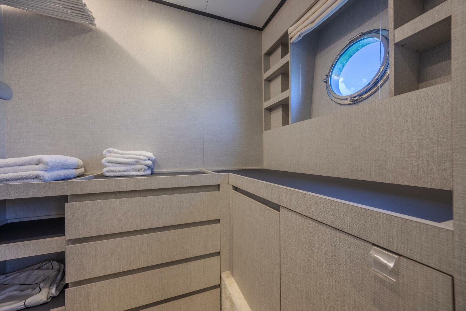 2023 Azimut S8 - Image 50