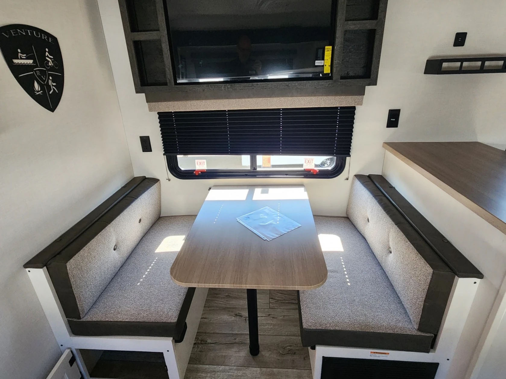 2026 VENTURE RV SIENNA 231VRK - Image 21