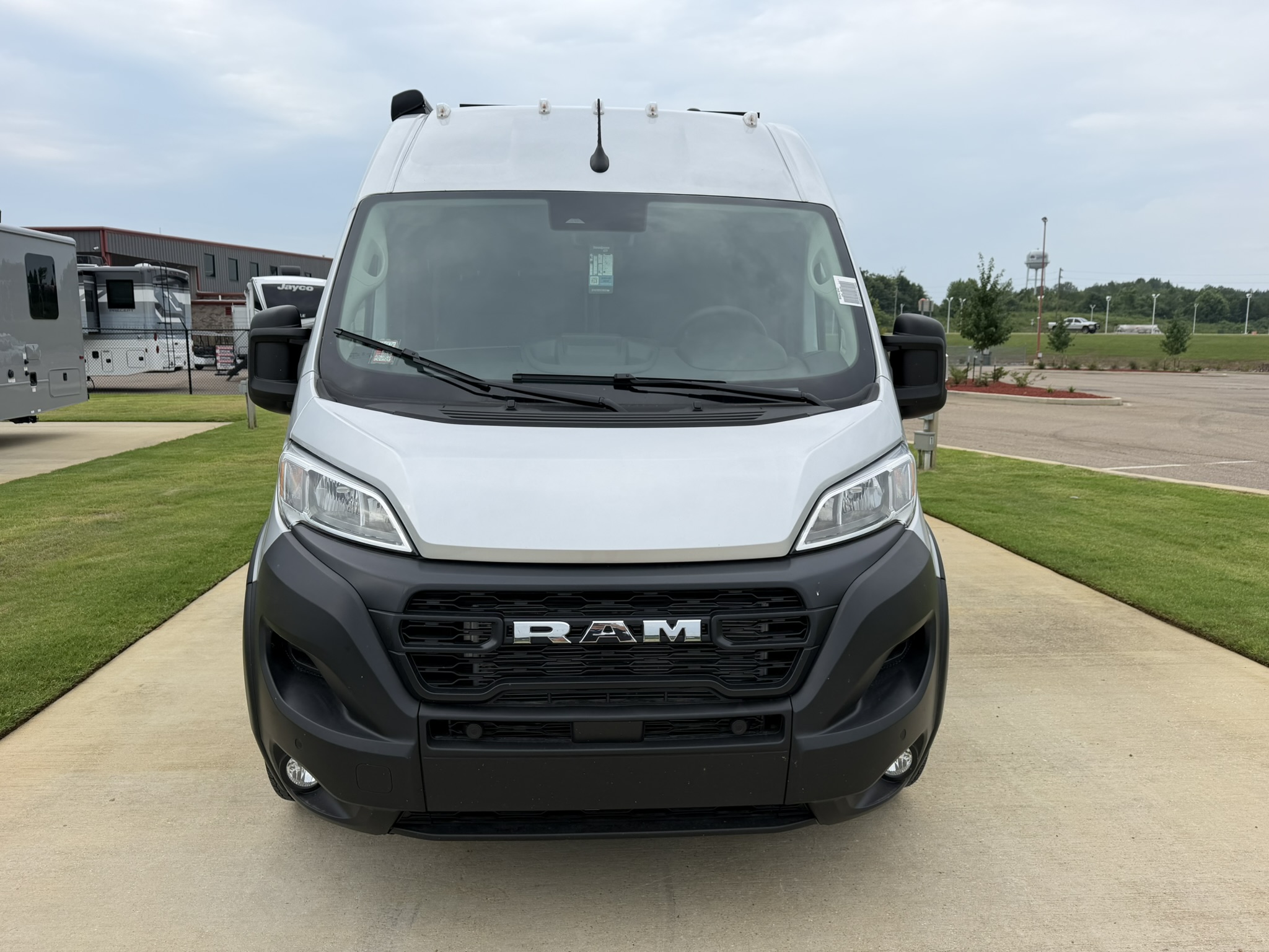 2027 ENTEGRA COACH ETHOS 20T - Image 2