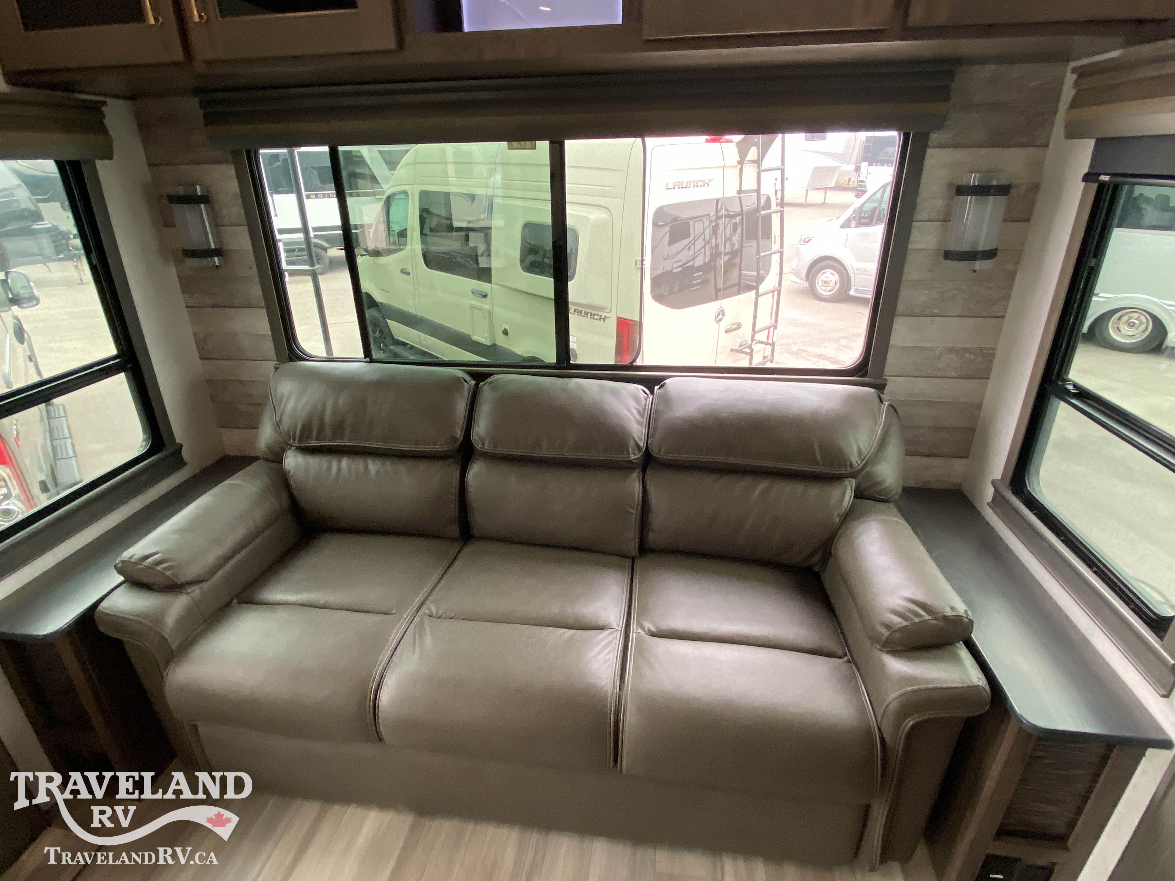 2022 Alliance RV Paradigm 310RL - Image 14