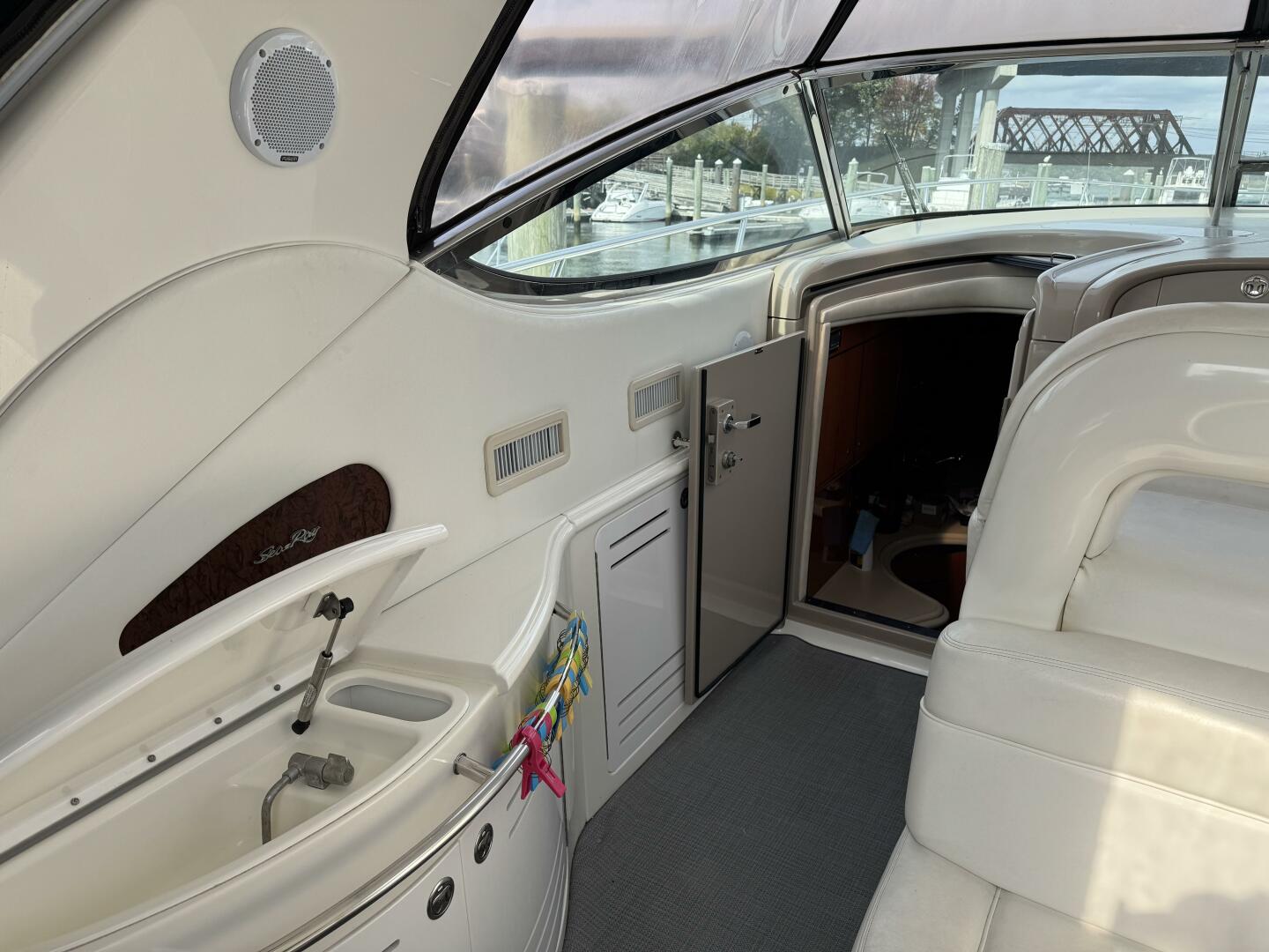 2001 Sea Ray 510 SUNDANCER - Image 16