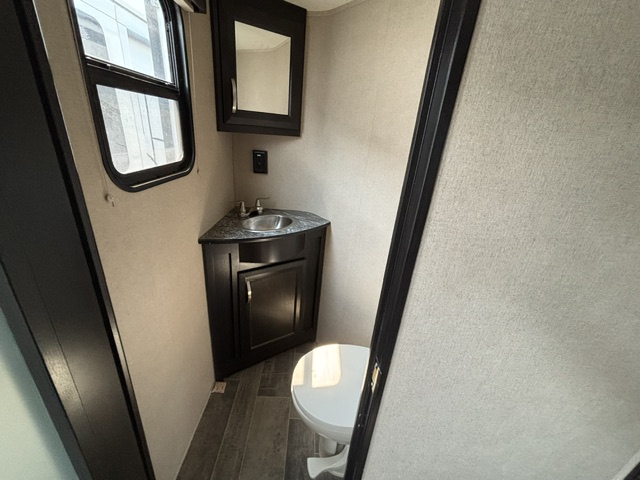 2018 Dutchmen Voltage Triton 3551 - Image 28
