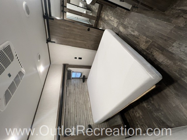 2022 Forest River Sabre 37FBT - Image 13