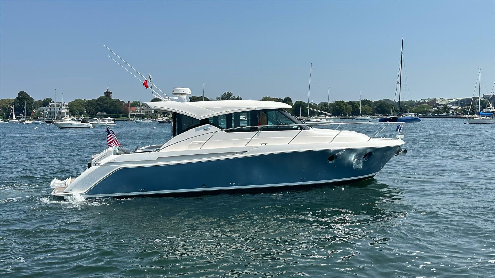 2017 Tiara Yachts C39 Coupe - Image 3