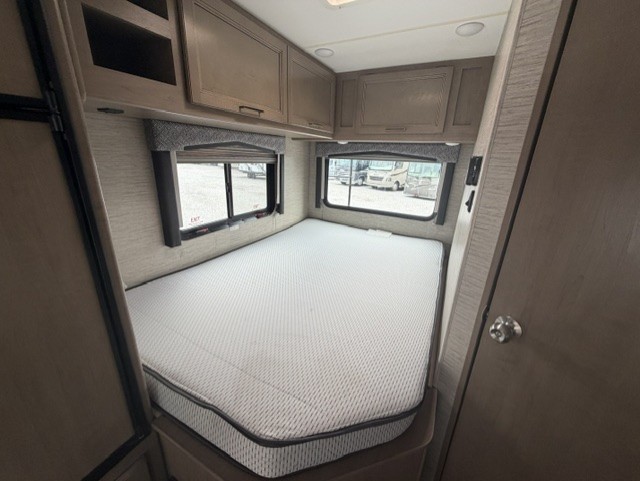 2022 Thor Motor Coach MAGNITUDE GA22 - Image 15