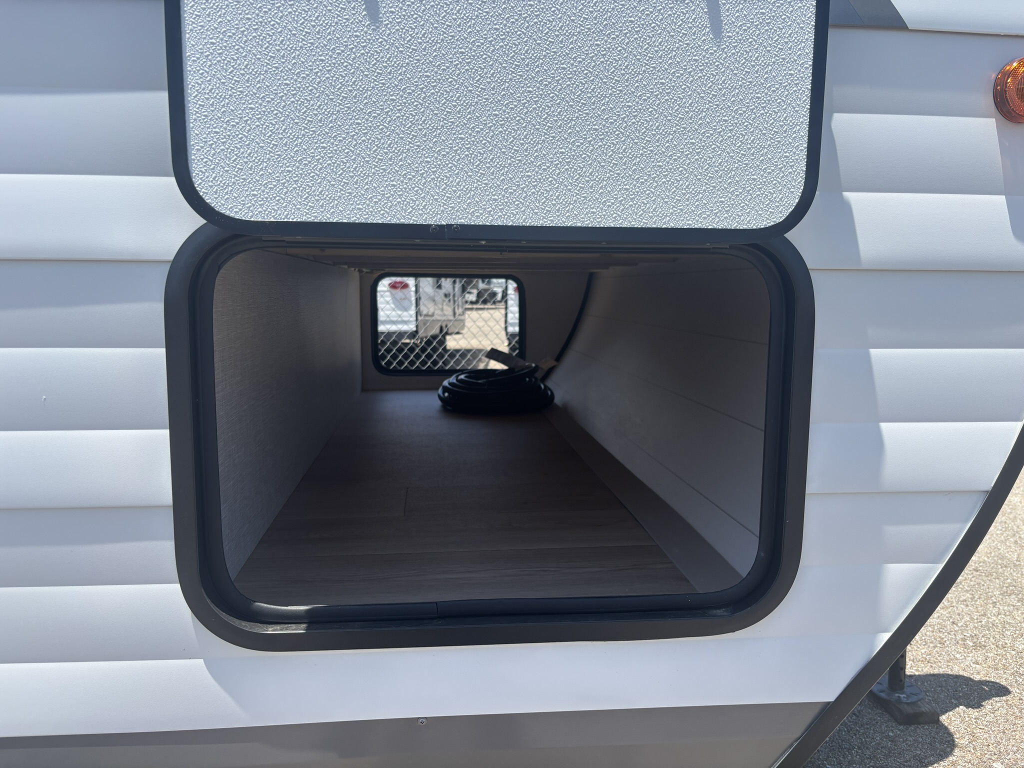 2027 JAYCO JAY FLIGHT 295TBS - Image 9