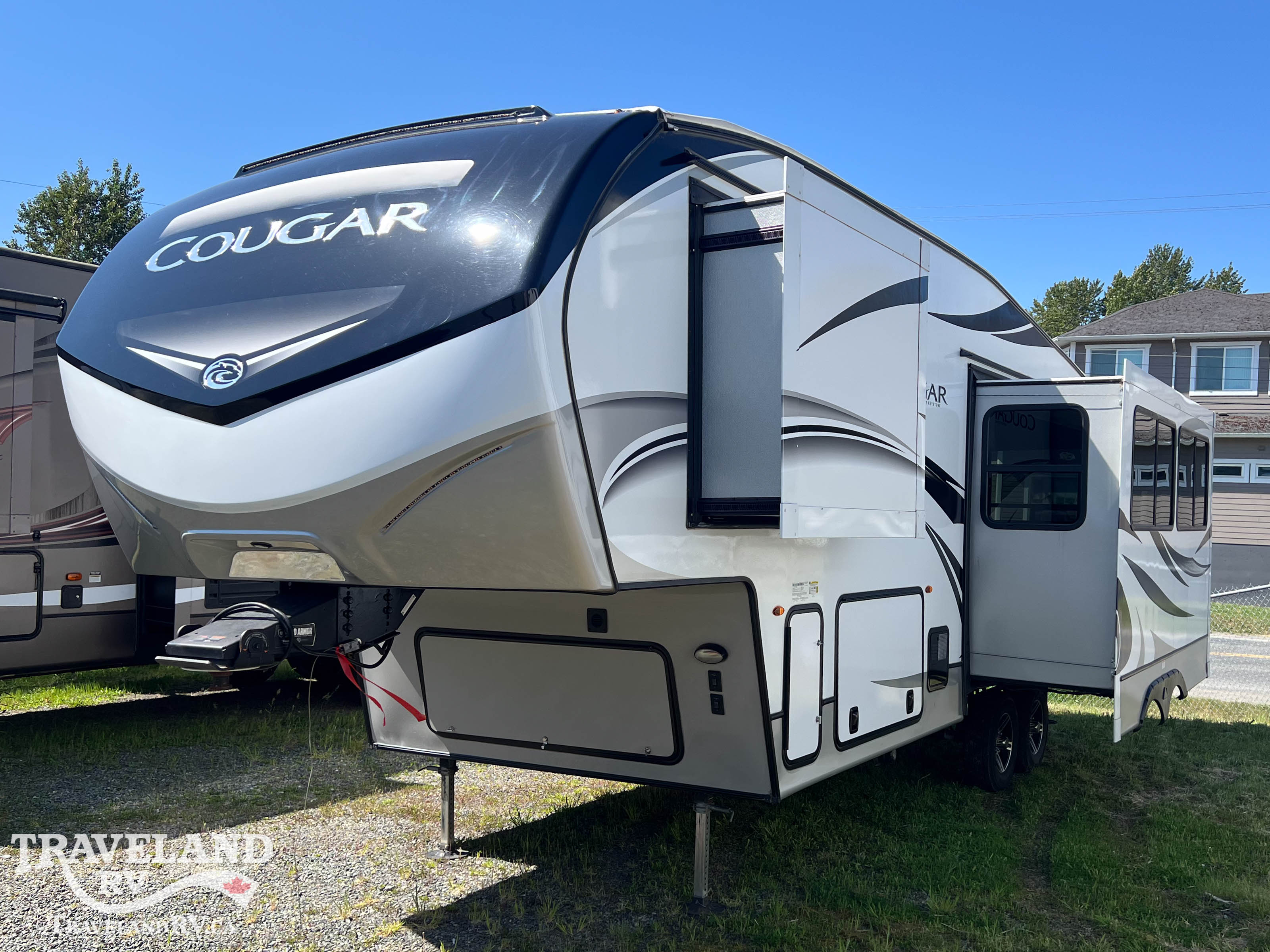 2023 Keystone Cougar Half-Ton 25RES - Image 3