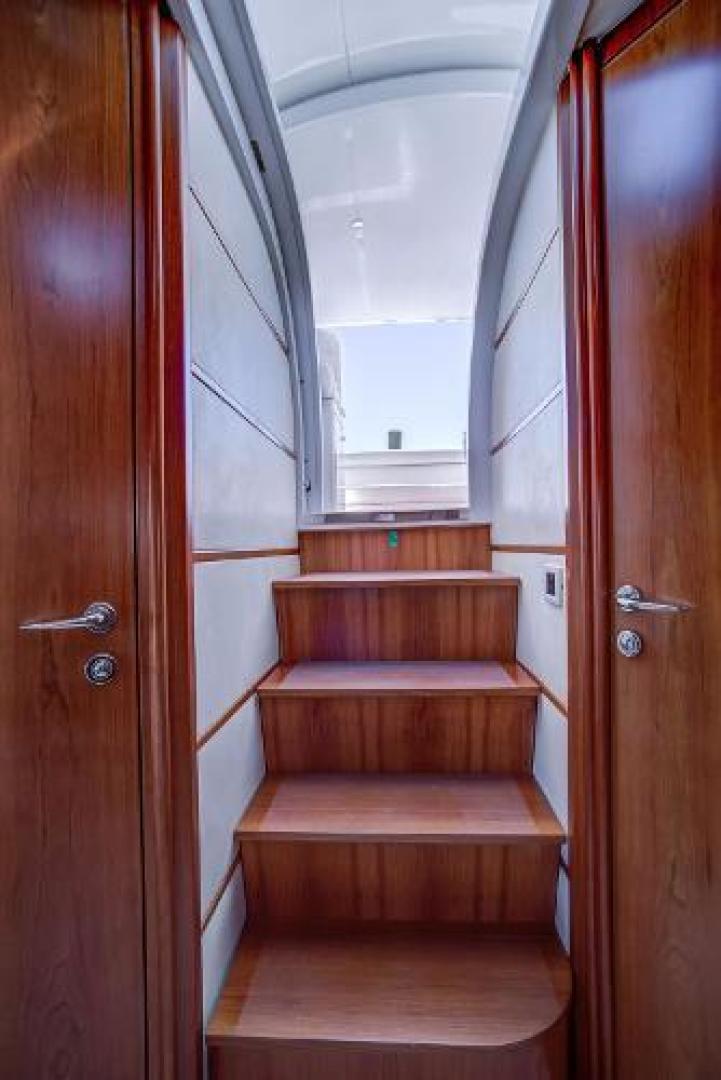 2008 Pershing - Image 18