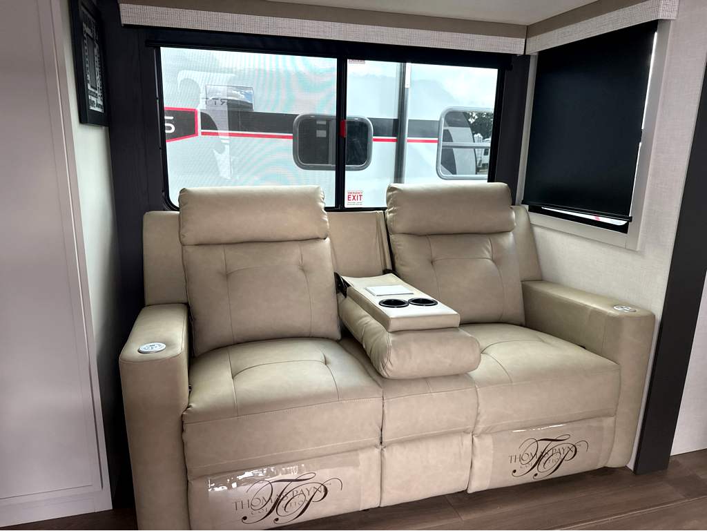 2027 VENTURE RV STRATUS 231VRK - Image 16
