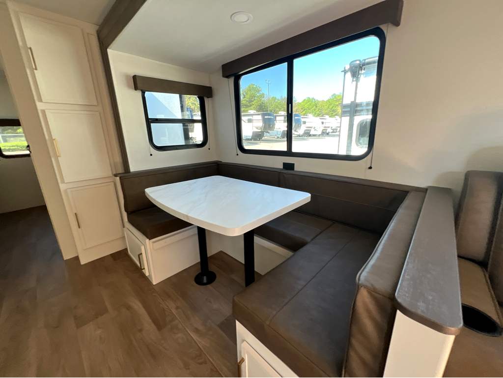 2027 GRAND DESIGN TRANSCEND 335BHT - Image 8